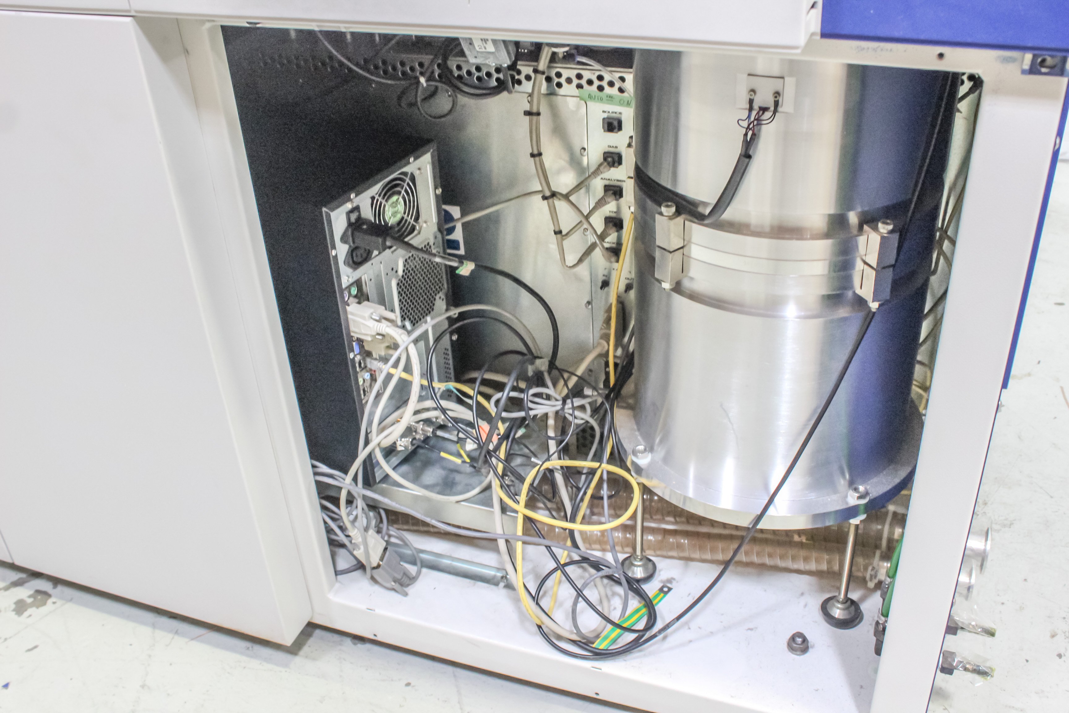 Micromass Q-Tof API-US Mass Spectrometer High Sensitivity MS/MS Source System