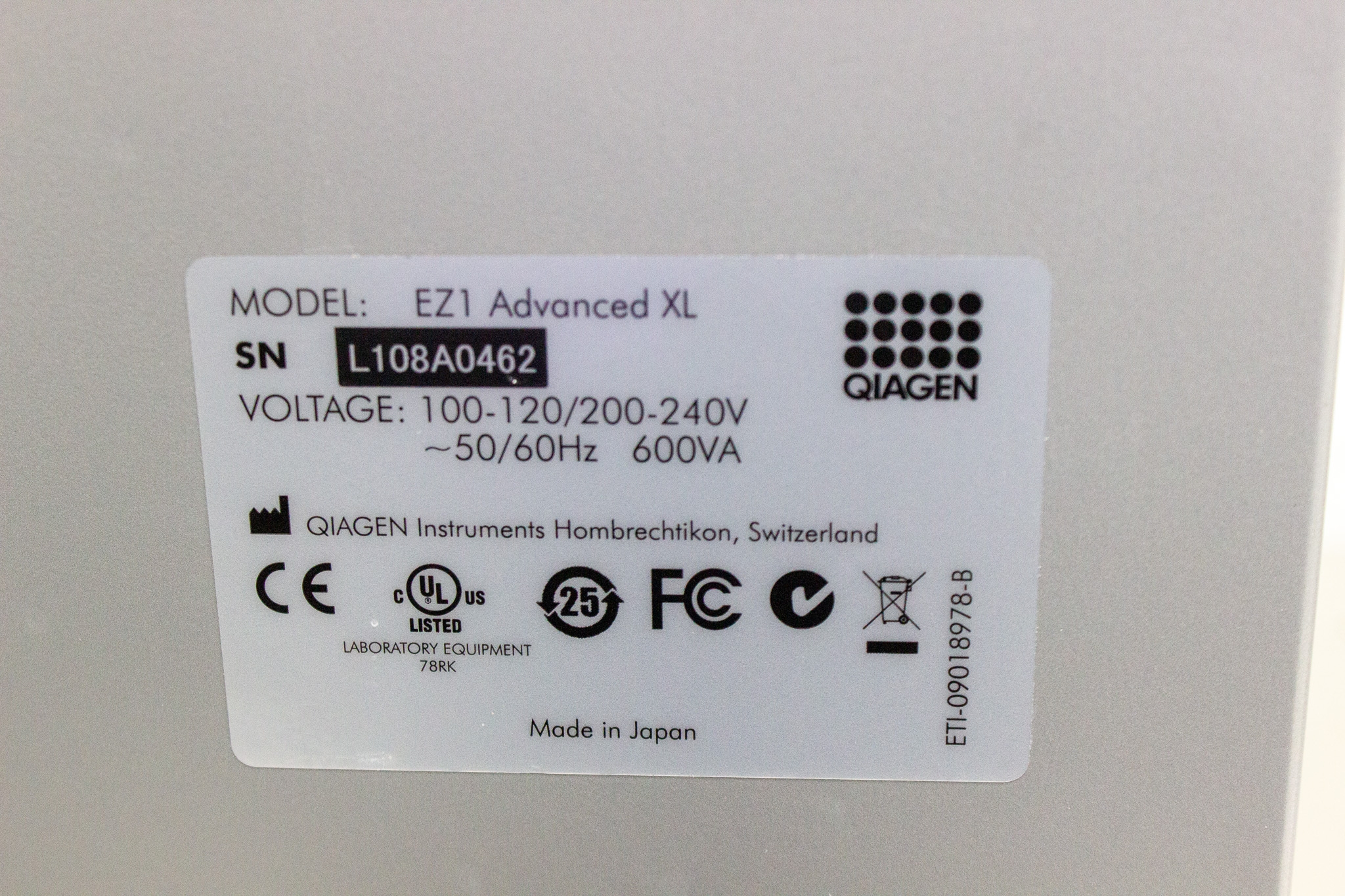 Qiagen EZ1 Advanced XL DNA RNA Purification Max 14 Samples UV 120V/220V