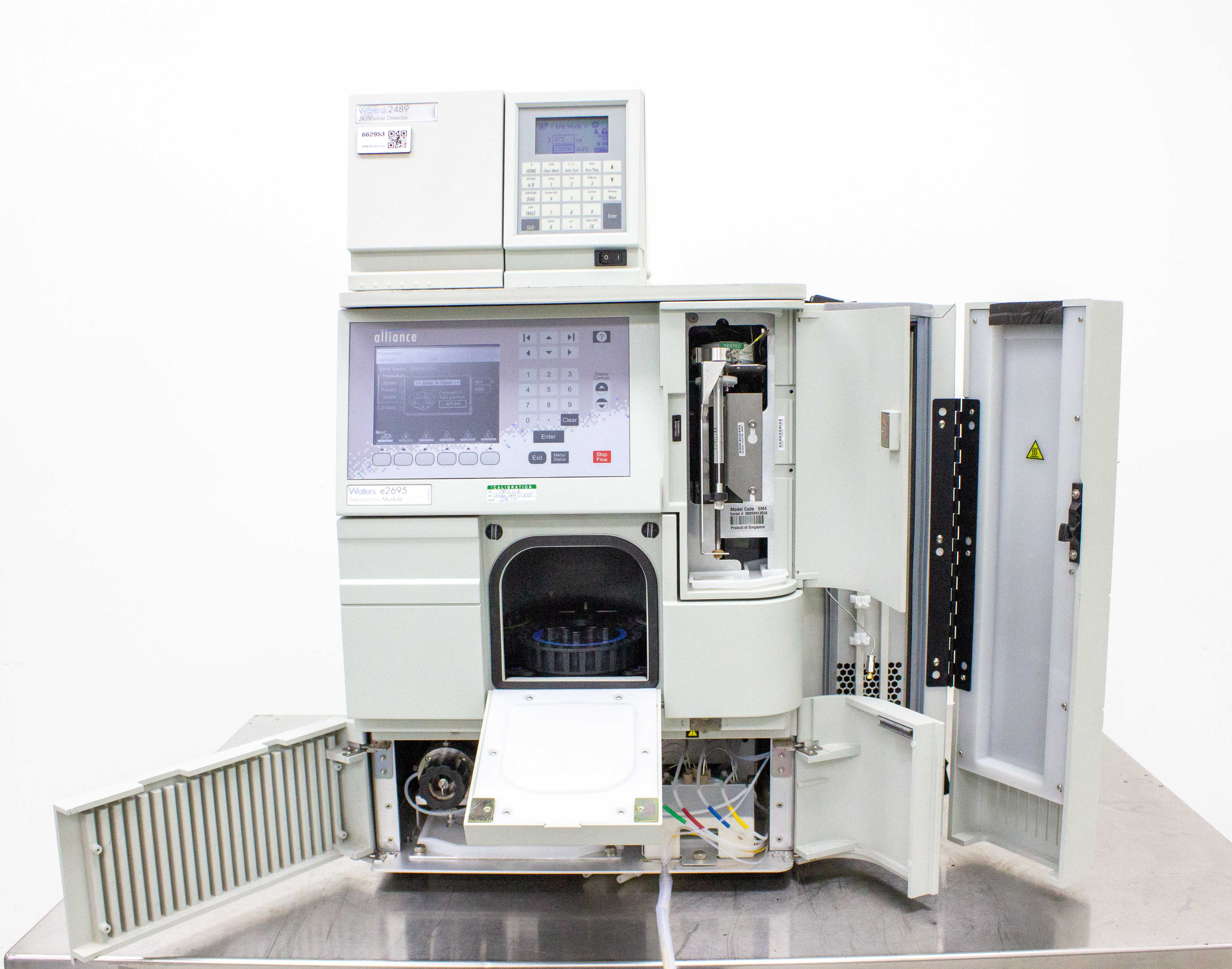 Waters e2695 HPLC System with 2489 UV/Vis Detector Quaternary Solvent Mixing