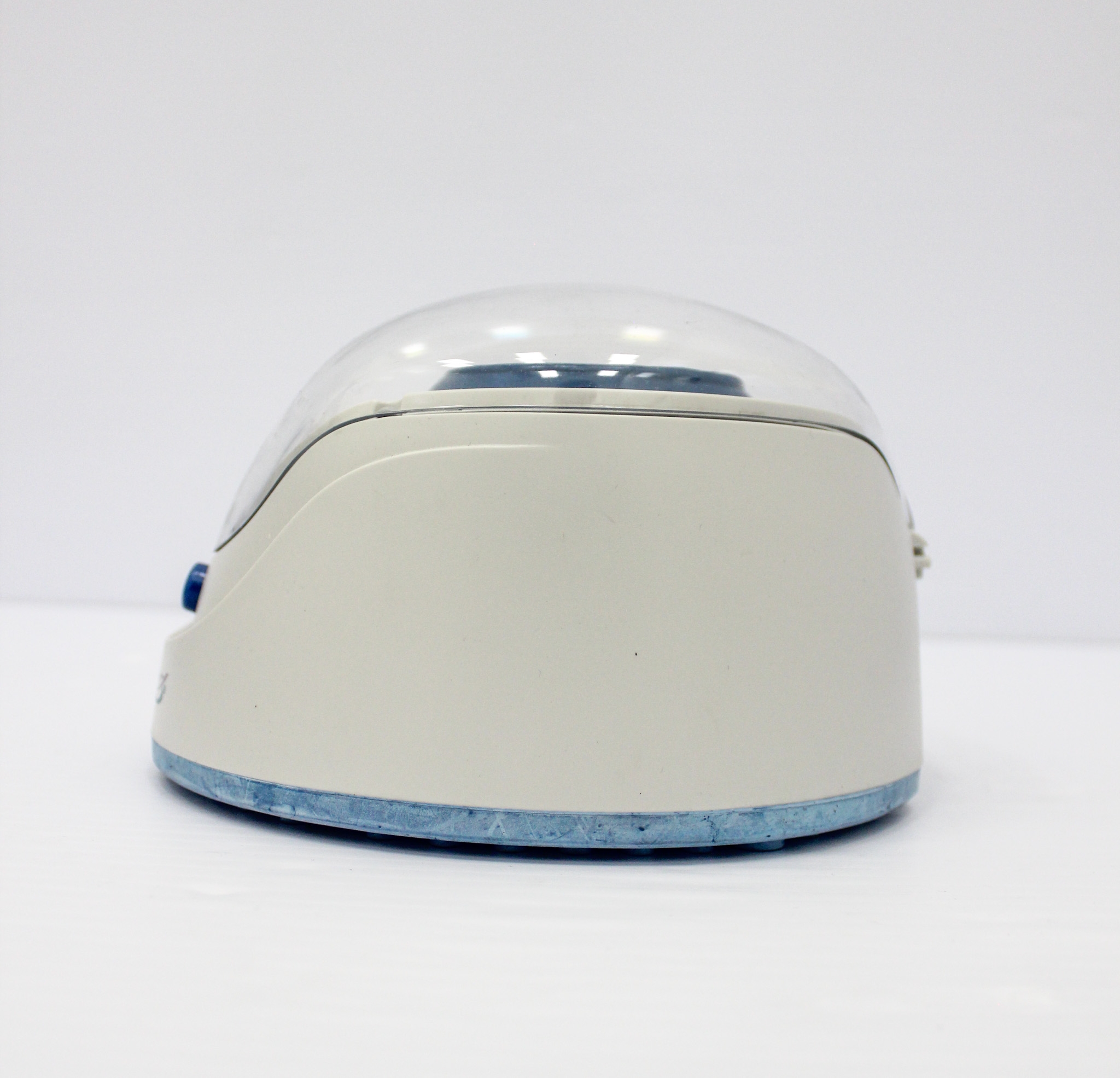 VWR C0803 Mini Centrifuge 7500RPM PCR Tubes Quick Spin-Down Lab Equipment