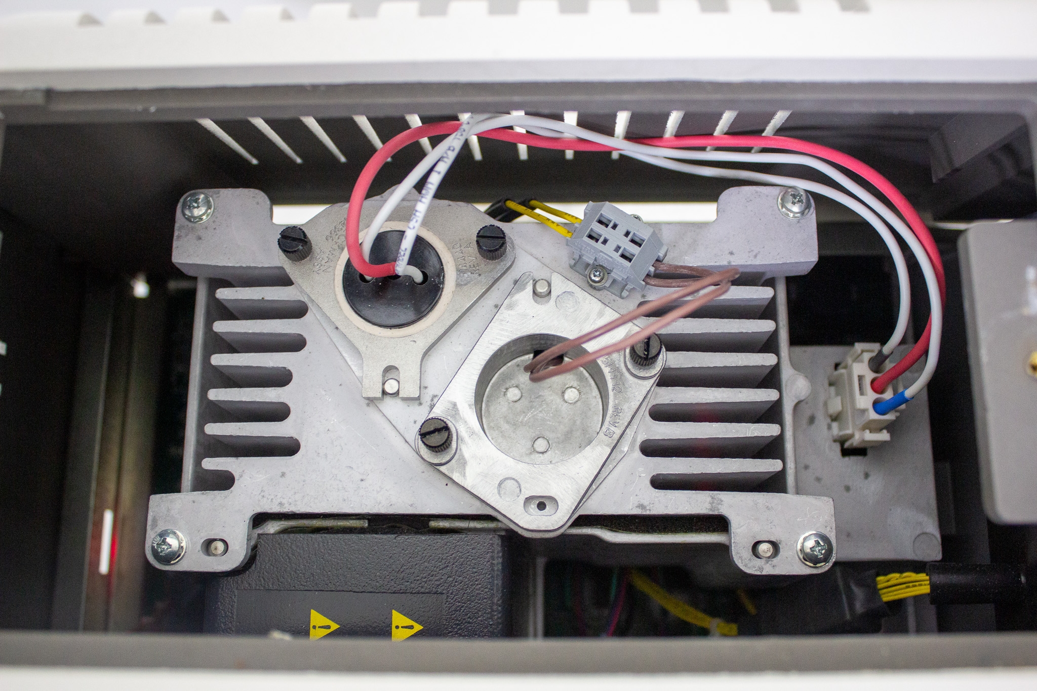 Beckman DU 800 UV-Vis Spectrophotometer PC-Controlled 6 Cell Holder 1.8nm