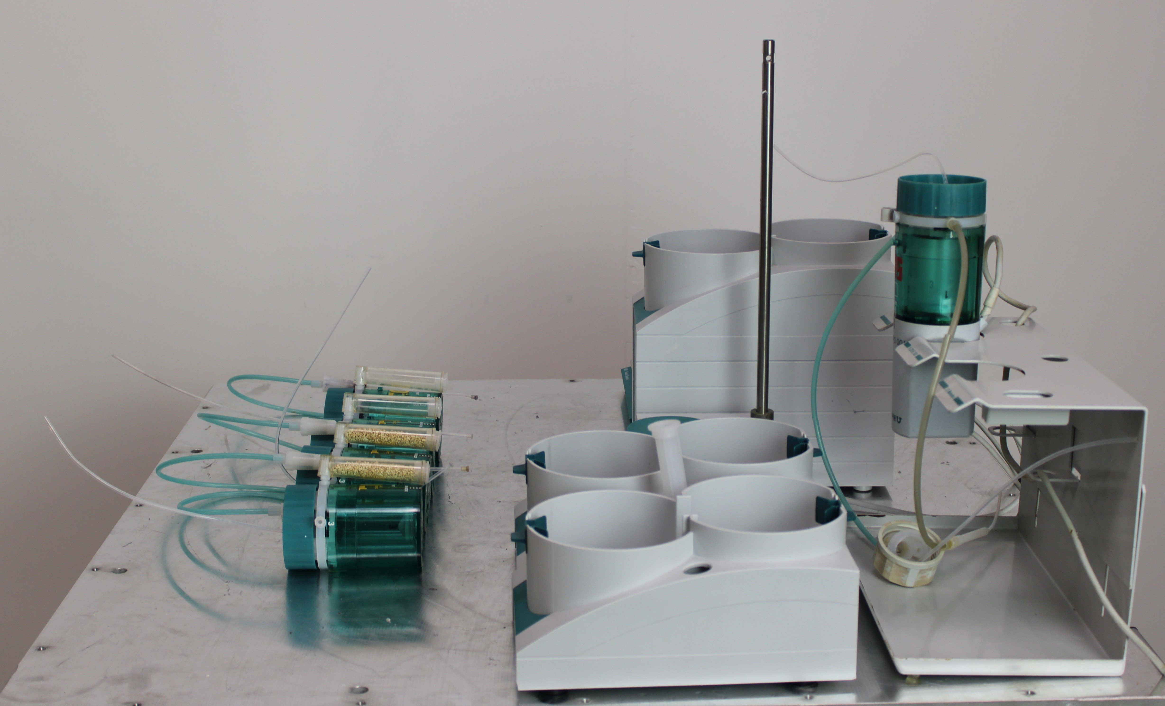 Metrohm 809 Titrando Ion Analyzer Conducts Dynamic Titration with Accessories