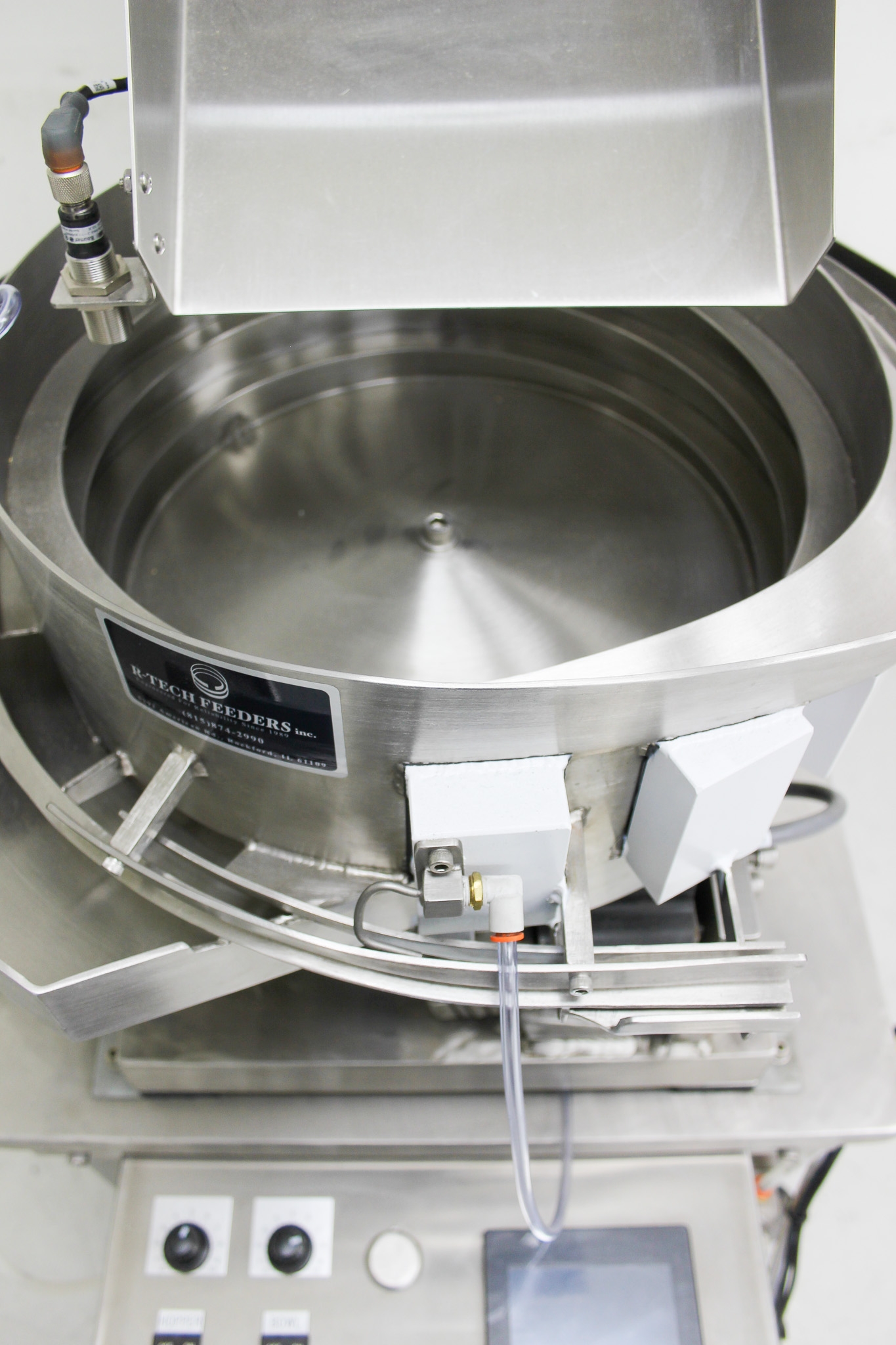 R-Tech 15-110AC-FC-B-H-CS Vibratory Bowl Feeder Automation Precision