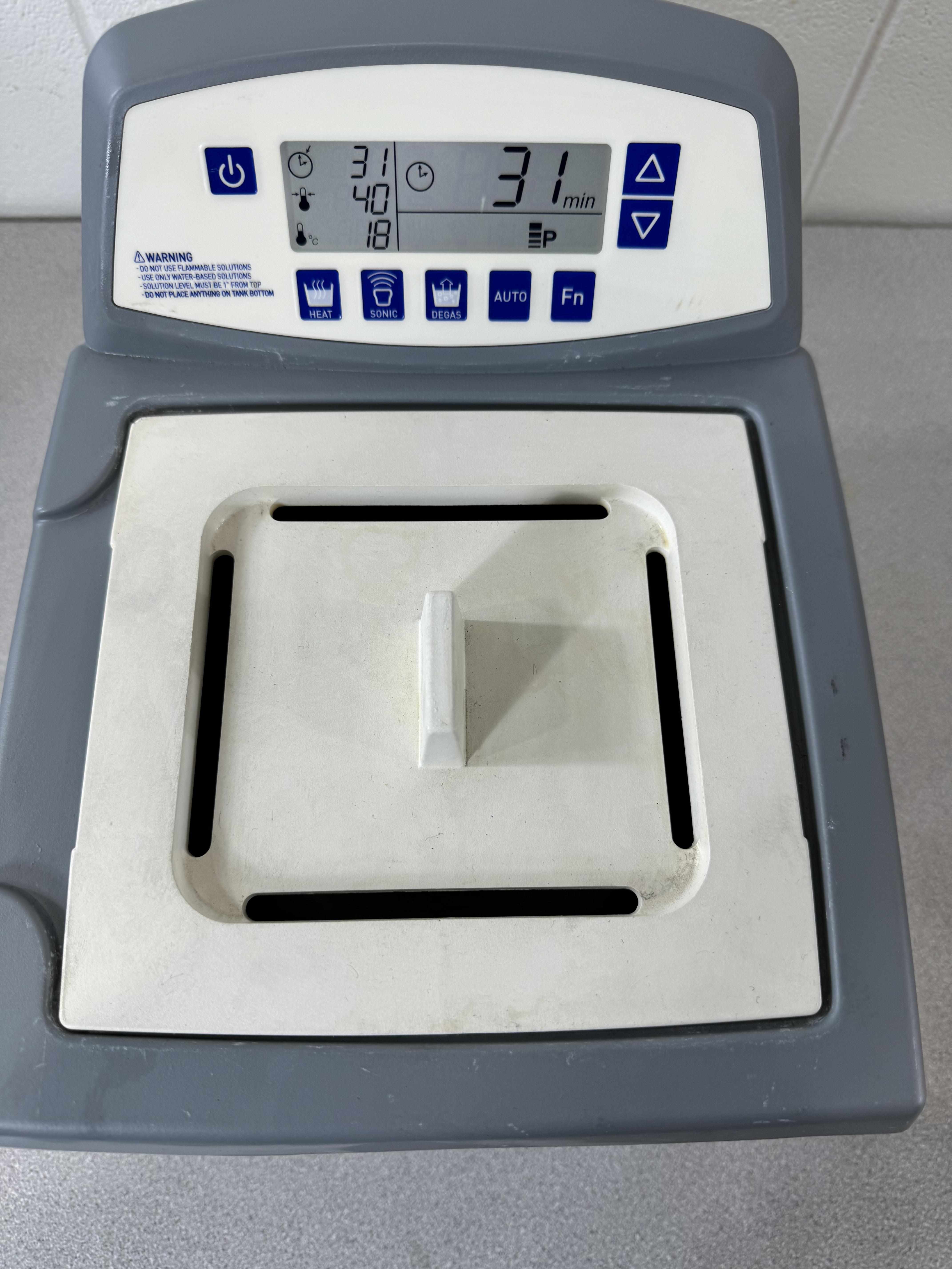 Fisher 15337402 UltraSonic Bath Used Laboratory Equipment Includes Power Cord