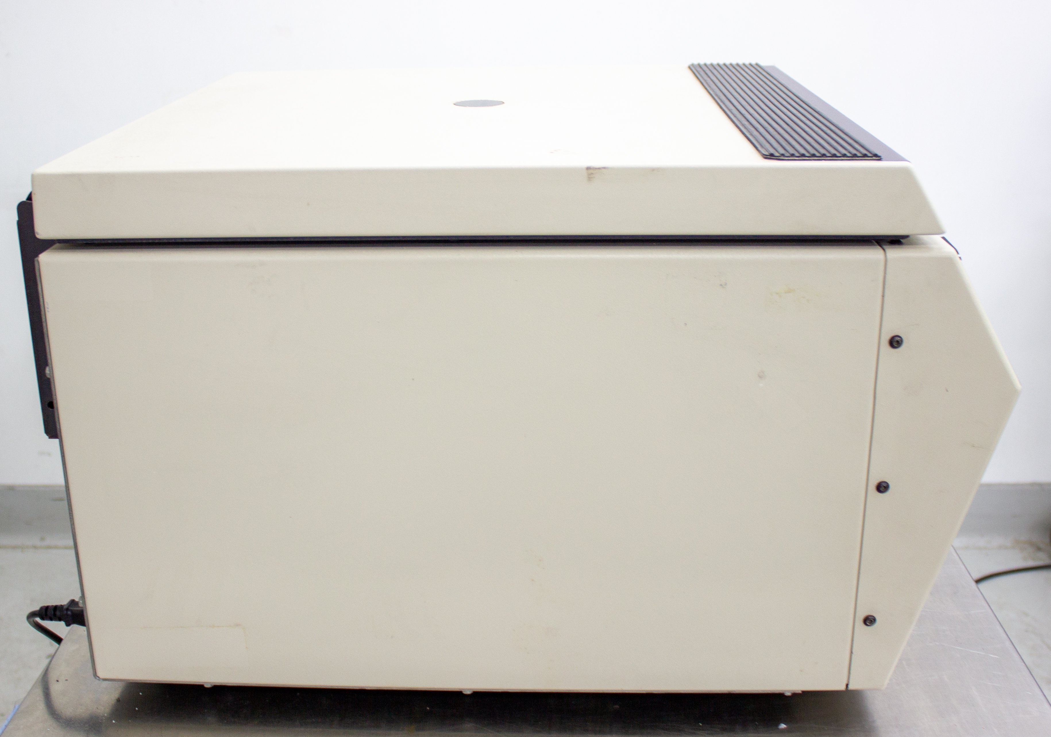 Beckman GS-6R Refrigerated Benchtop Centrifuge 8,000 RPM -10C to +40C