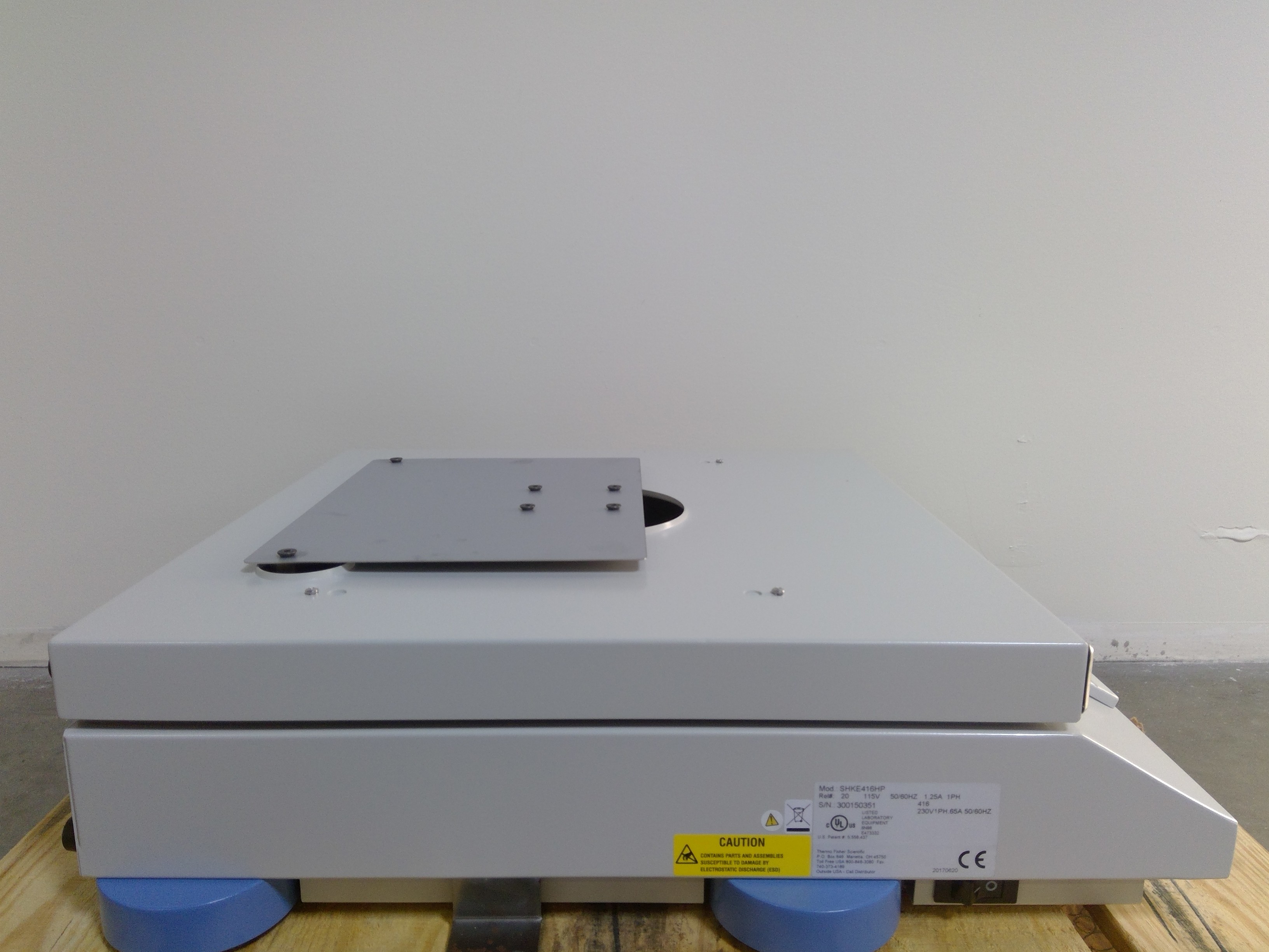 Thermo SHKE416HP Tabletop Orbital Shaker