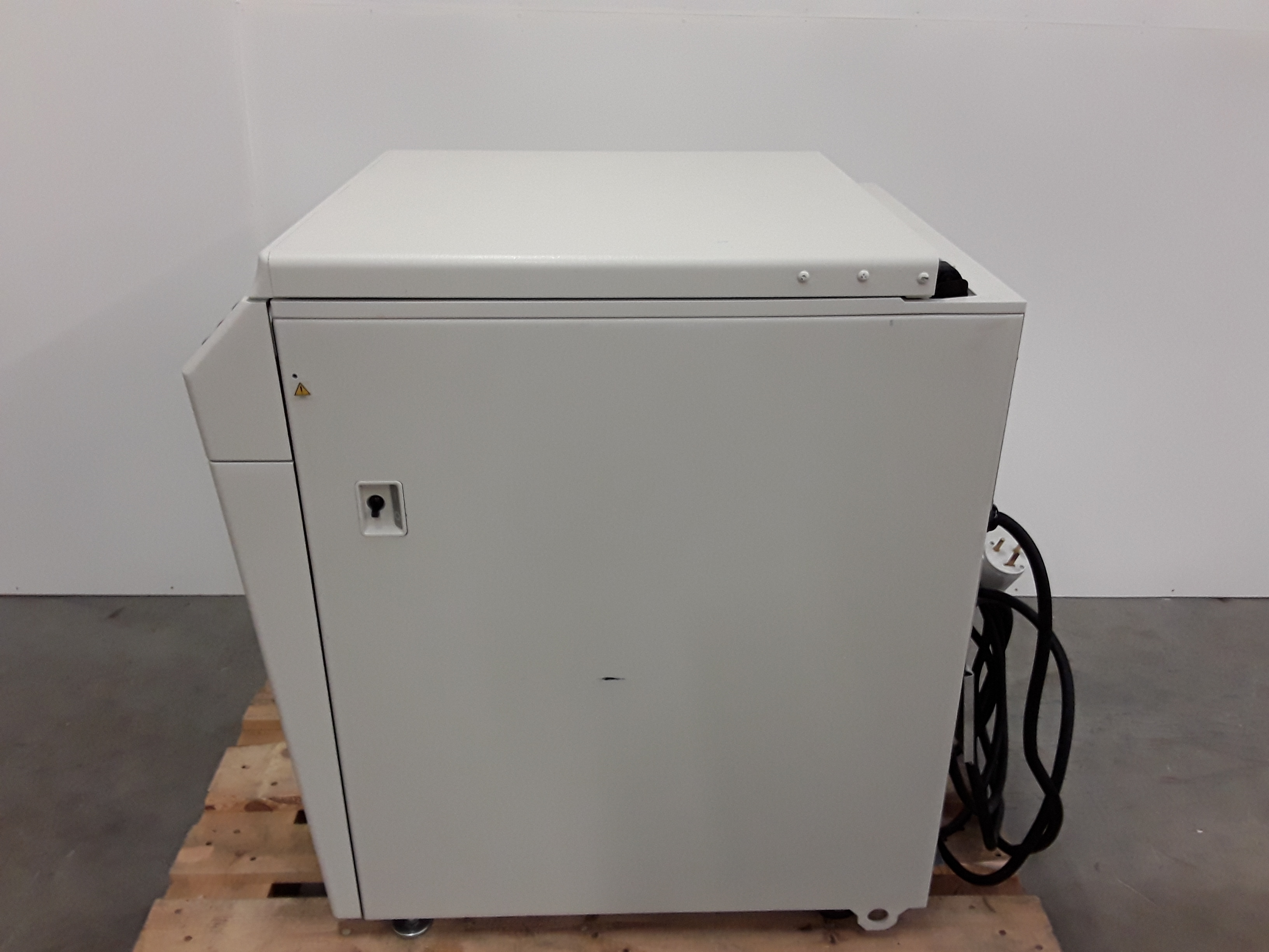 Beckman Coulter Avanti J-E Centrifuge