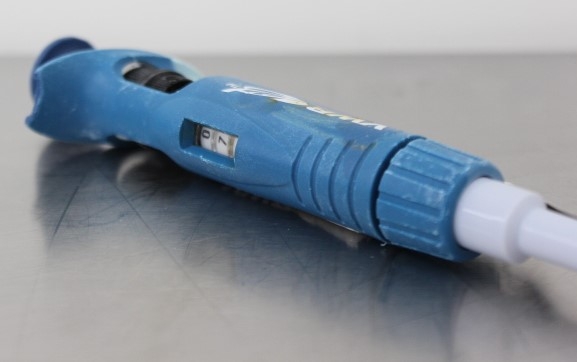 VWR Pipettor Single Channel 0.5-10uL Precision Autoclavable Used