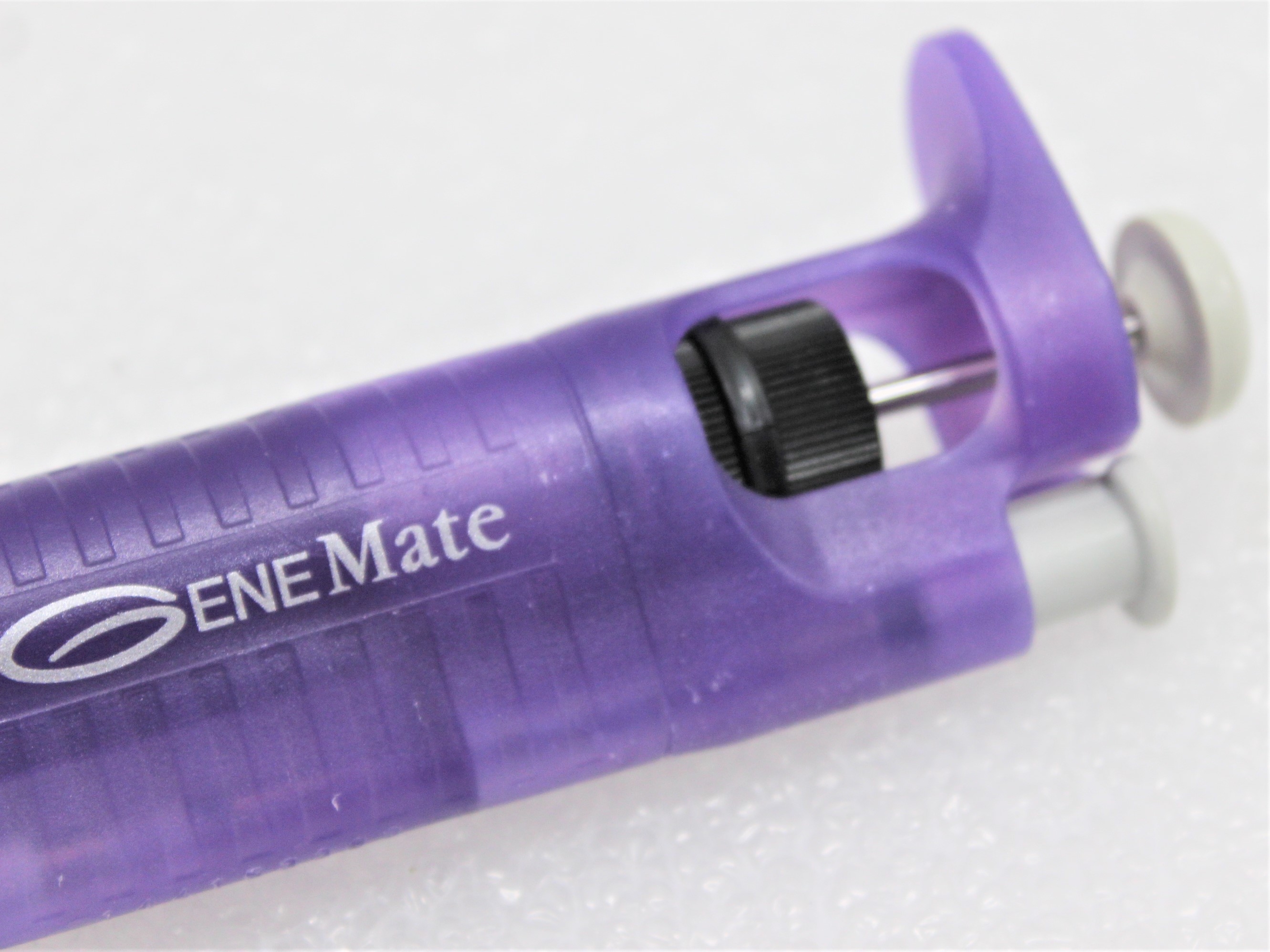 GeneMate Single-Channel 20/200uL Pipettor VG Condition Fully Autoclavable