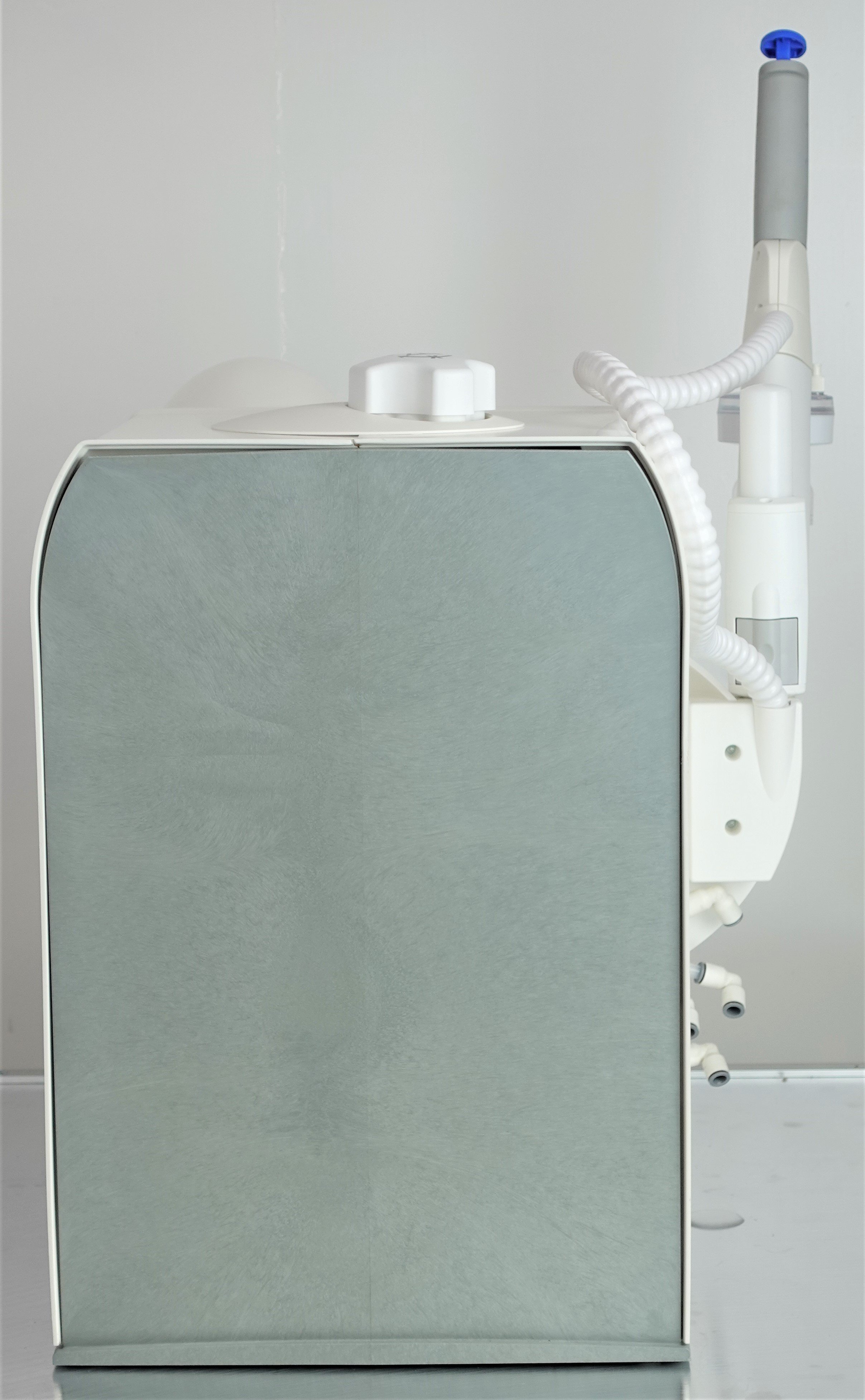 Milli-Q Direct 8 Water Purification System with UV Photooxidation