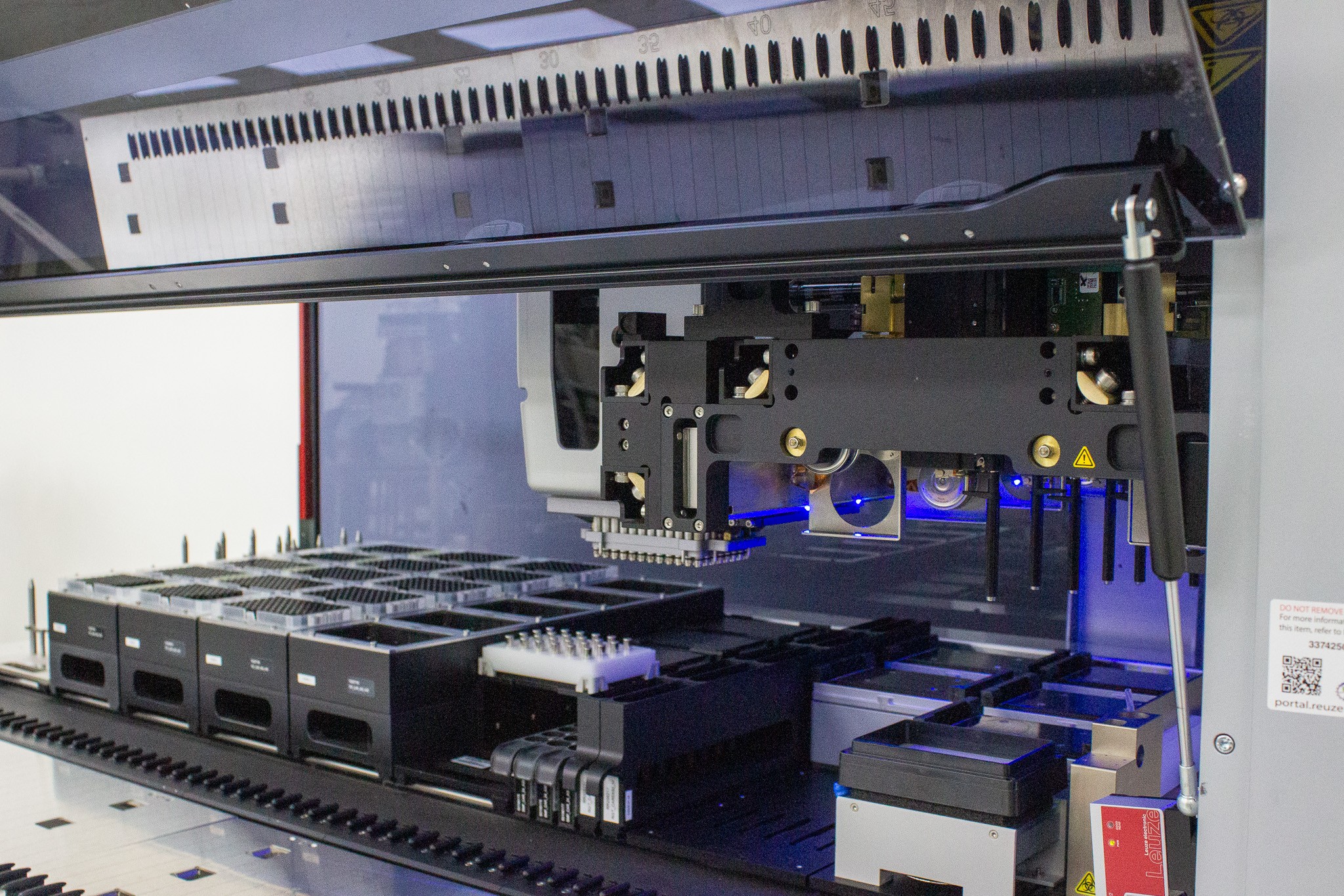 Hamilton Microlab Star Automated Liquid Handler Includes Software Use