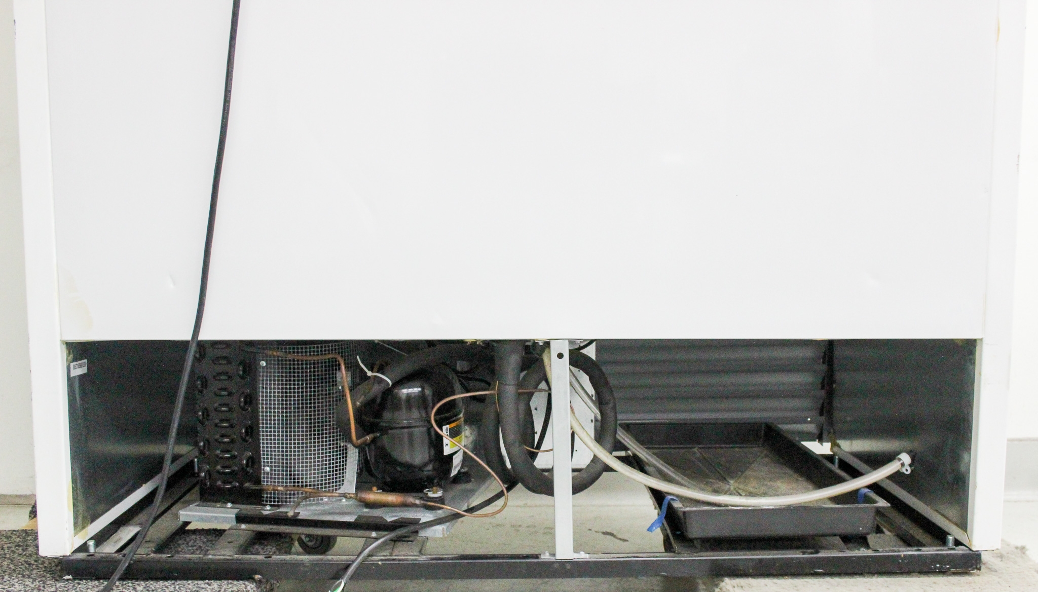 True GDM-49-LD Refrigerator Merchandiser Dual Swing Doors LED Display 38F