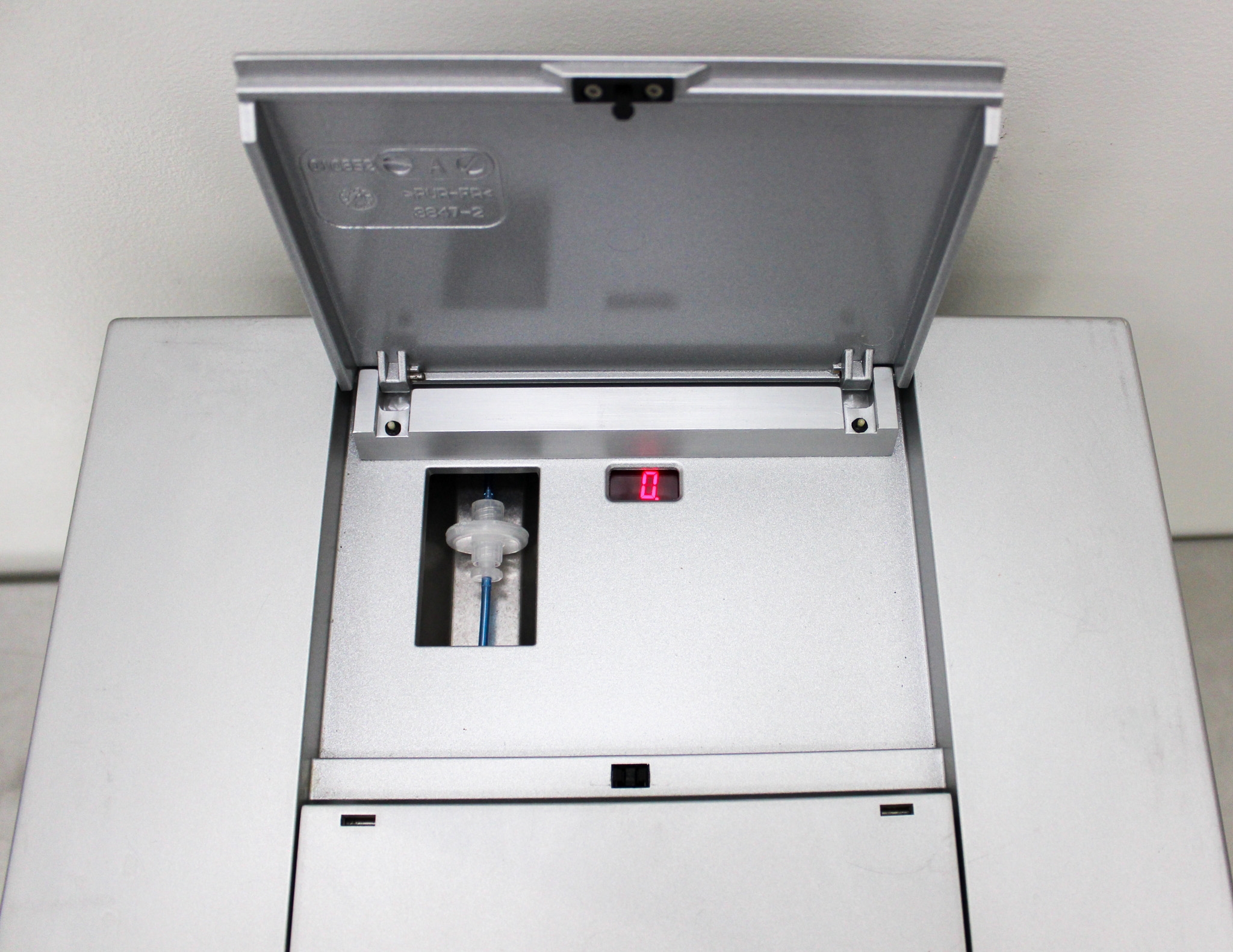 Qiagen QIAxcel Advanced Capillary Electrophoresis DNA RNA Analyzer Used