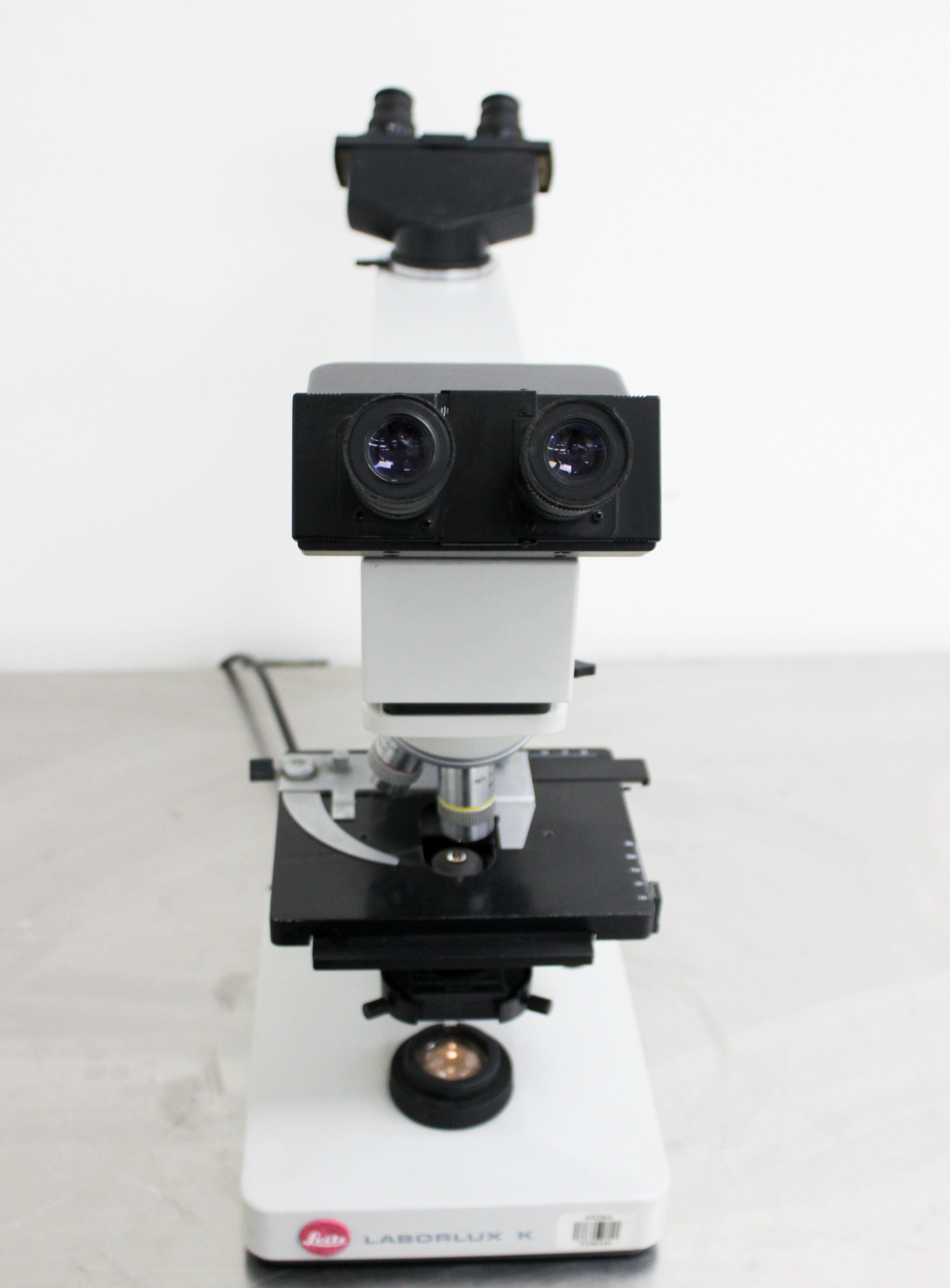 Leitz 512792 Microscope Biological Clinical Dual View with Lenses Used