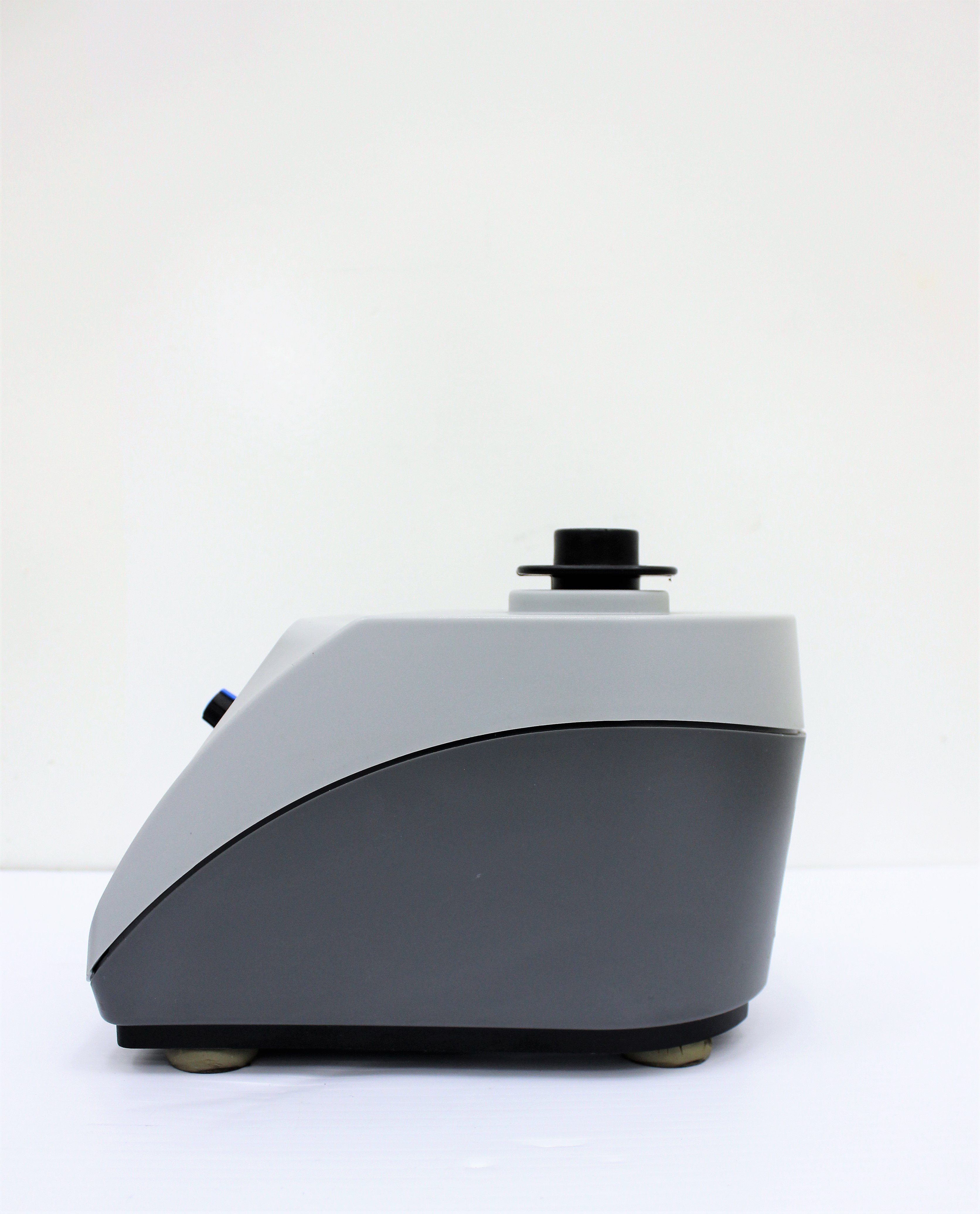 VWR 97043-562 Heavy Duty Vortex Mixer 3500RPM Variable Speed Used VG