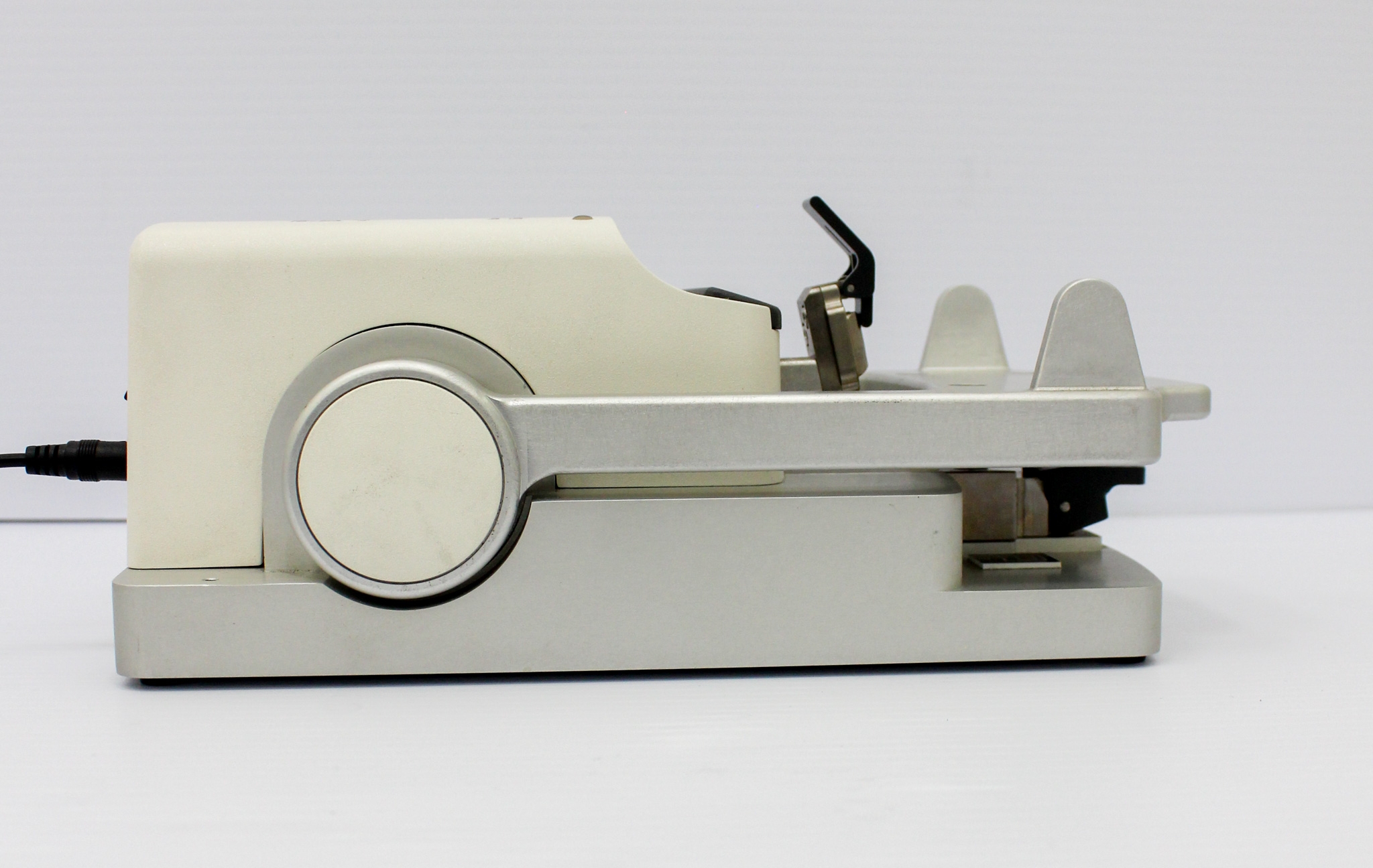 Applied Biosystems Digital PCR Chip Loader Quant Studio 3D for qPCR Analysis