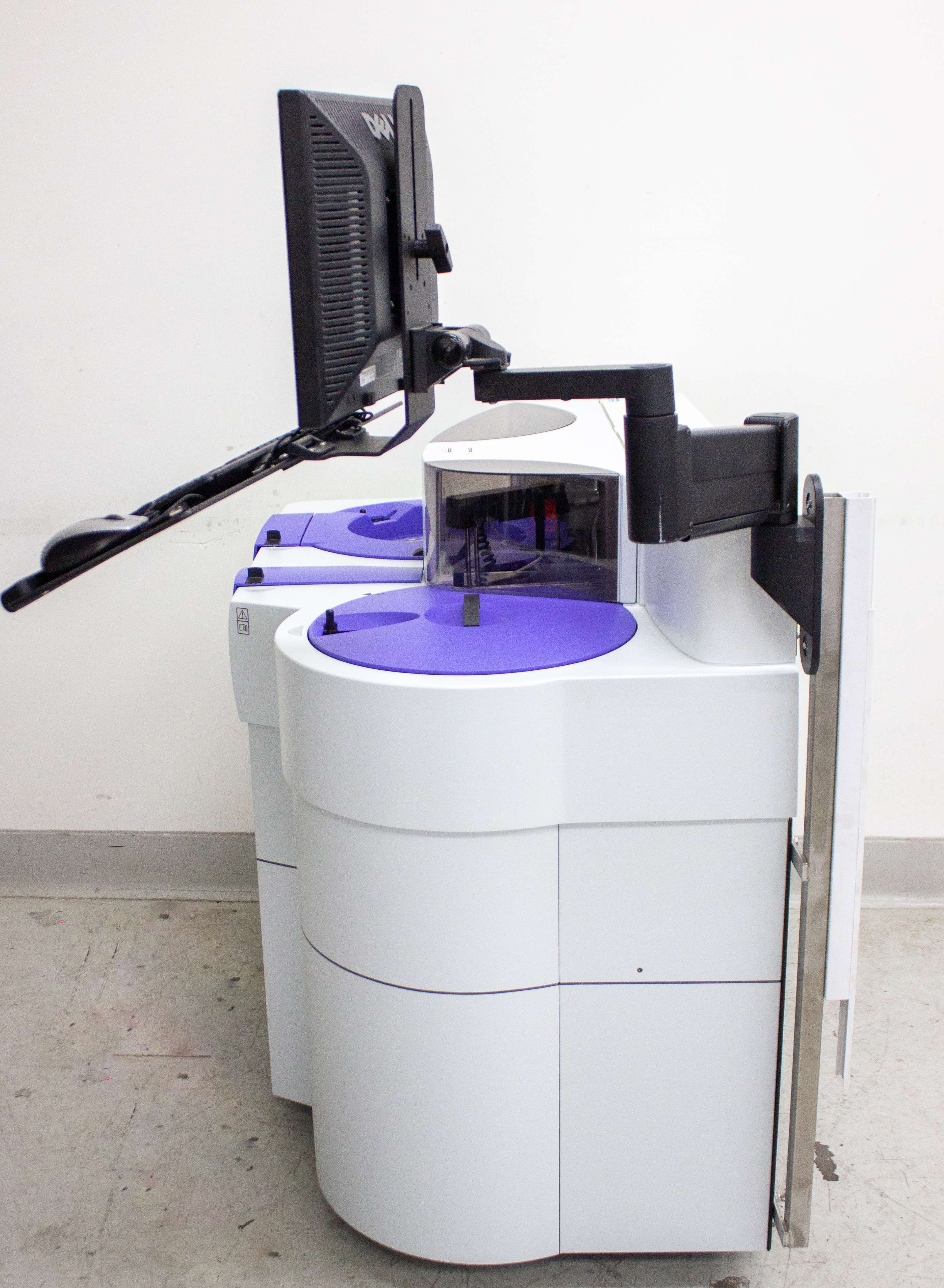 Thermo Konelab Arena 30 Chemistry Analyzer Automated Photometric Analysis Used