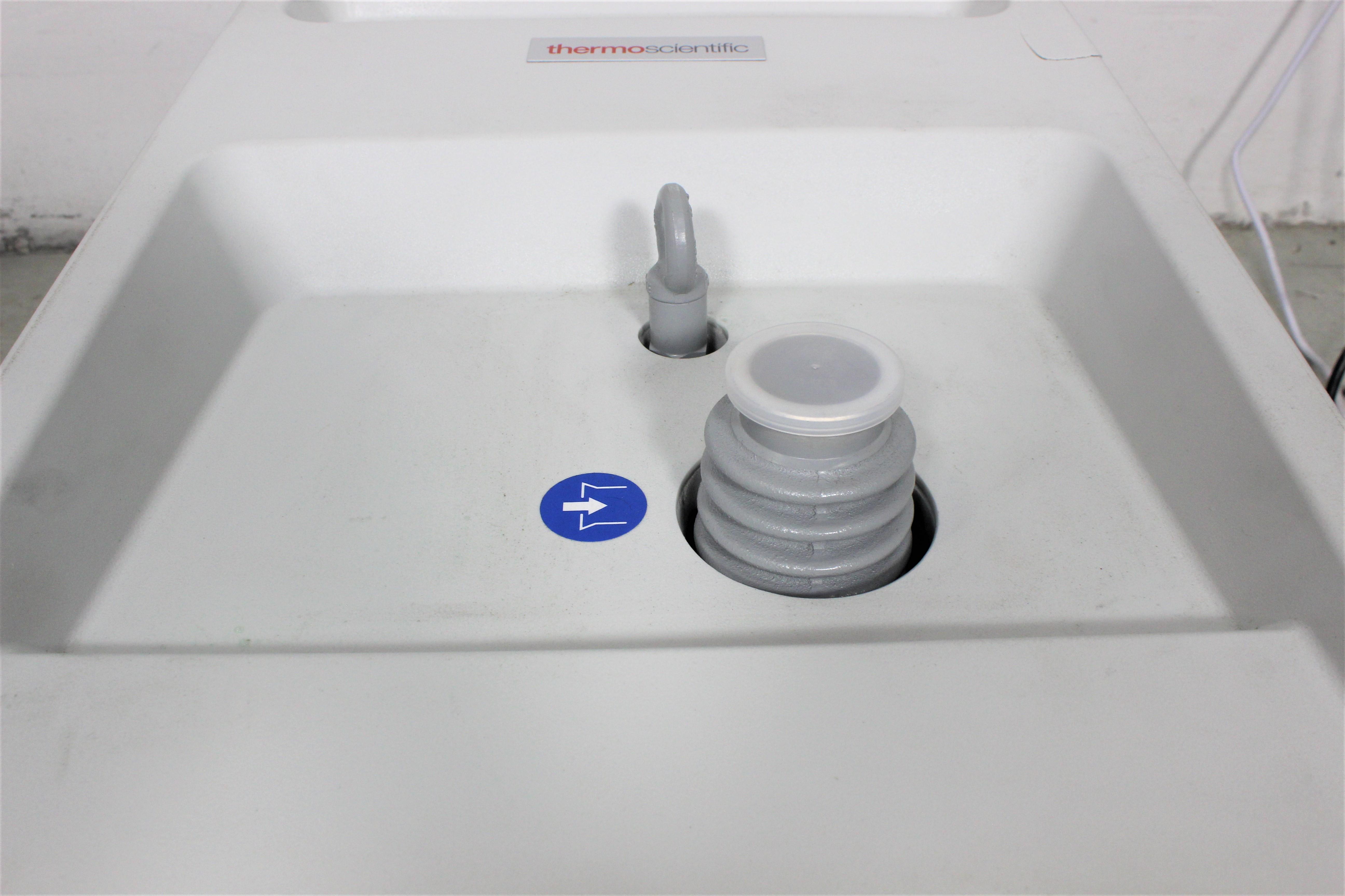 Agilent X3702 64100 Vacuum Pump - Rotary Vane, Single Stage, 120/220V