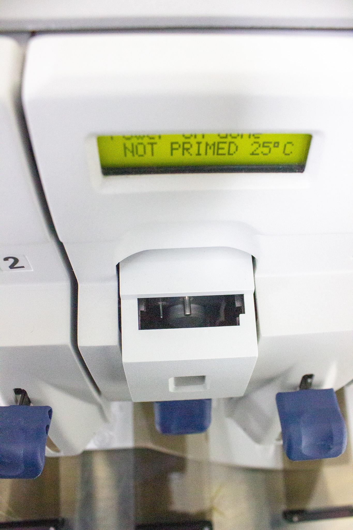 Affymetrix GeneChip Fluidics Station 450 Molecular Biology Automated Handling