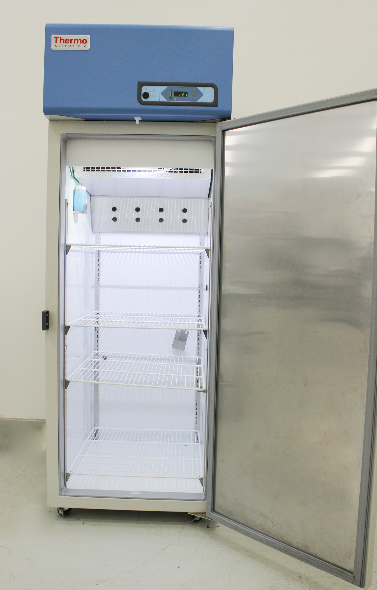 Thermo REL2304A Lab Refrigerator, 23.3 cu ft, 1C to 8C, Microprocessor Controlled