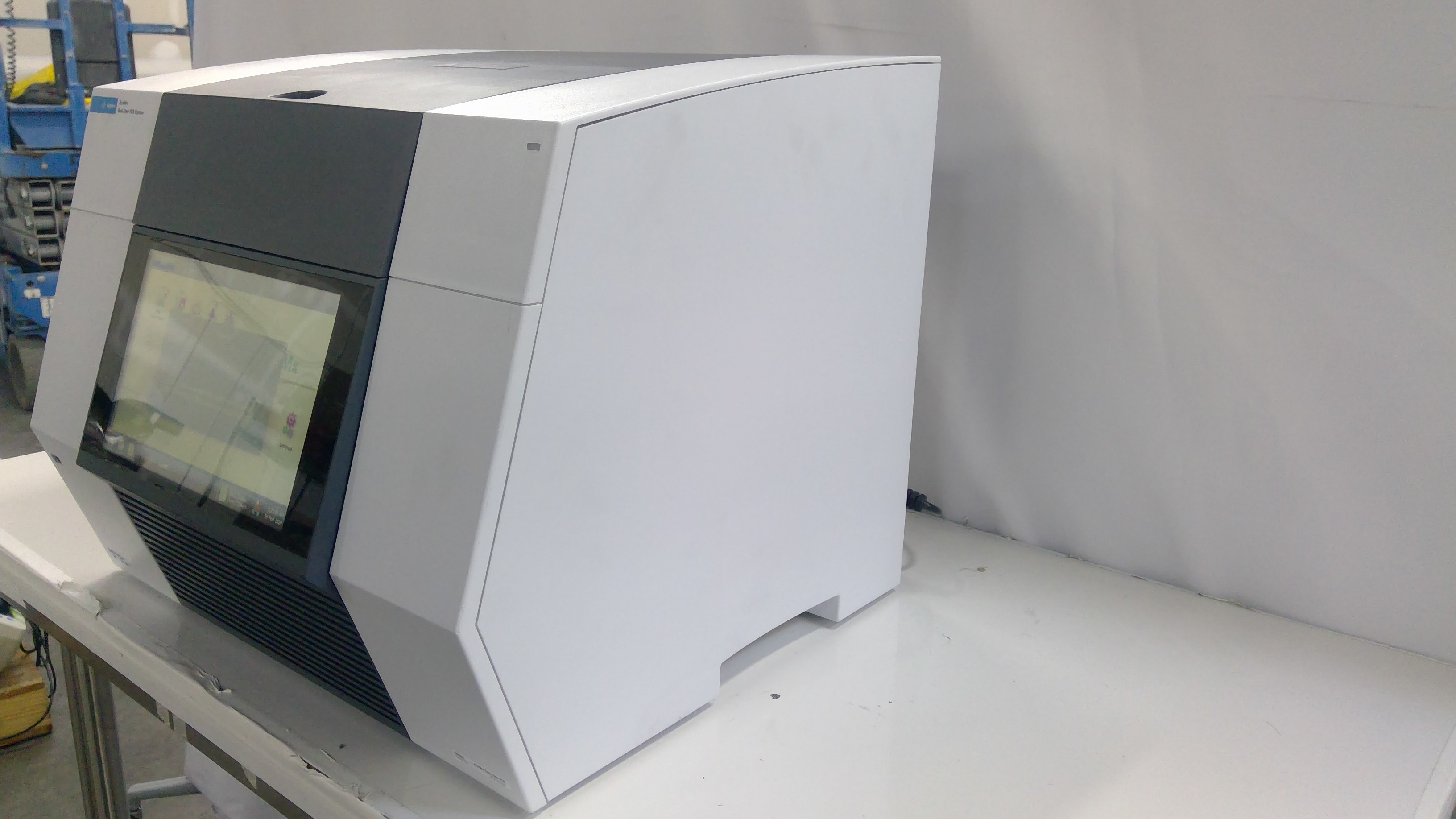 Agilent Technologies ARIA MX G8830A Real-Time PCR System for Amplification