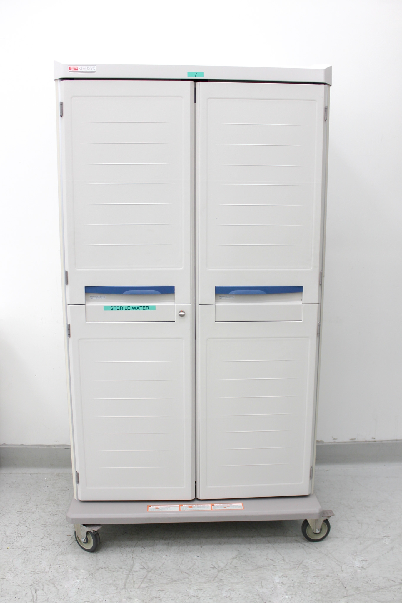 Metro Starsys Cart Facility Cart Mobile Polymer Doors 4 Shelves 5in Casters
