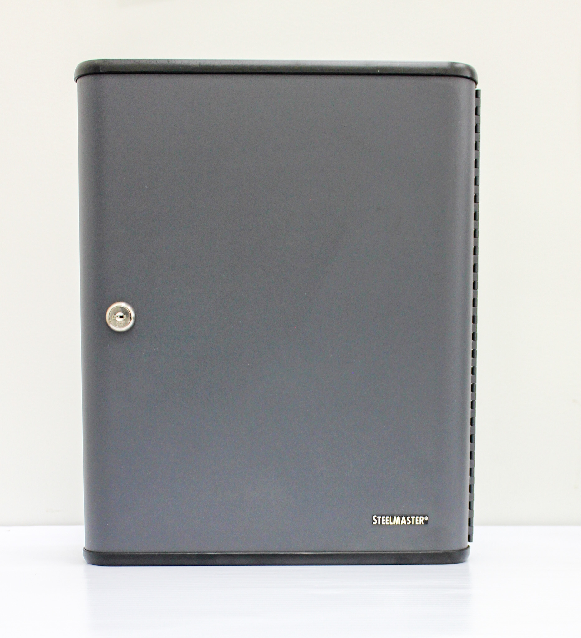 STEELMASTER Key Box Control Case 60 Key Capacity Hooks Steel Excellent Used