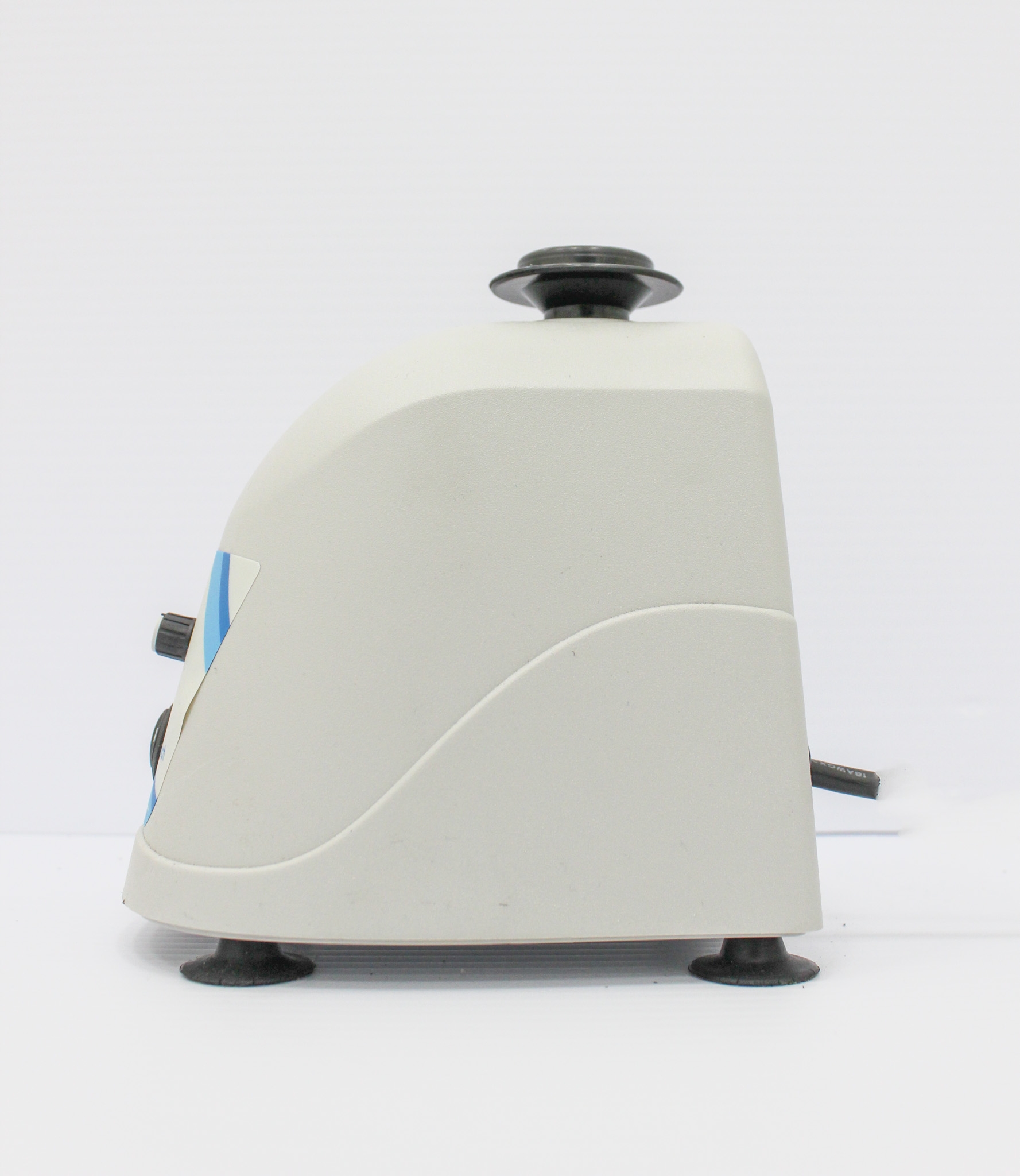 Benchmark BV1000 Vortex Mixer 3200 RPM 3mm Orbit 4-45C Touch Continuous