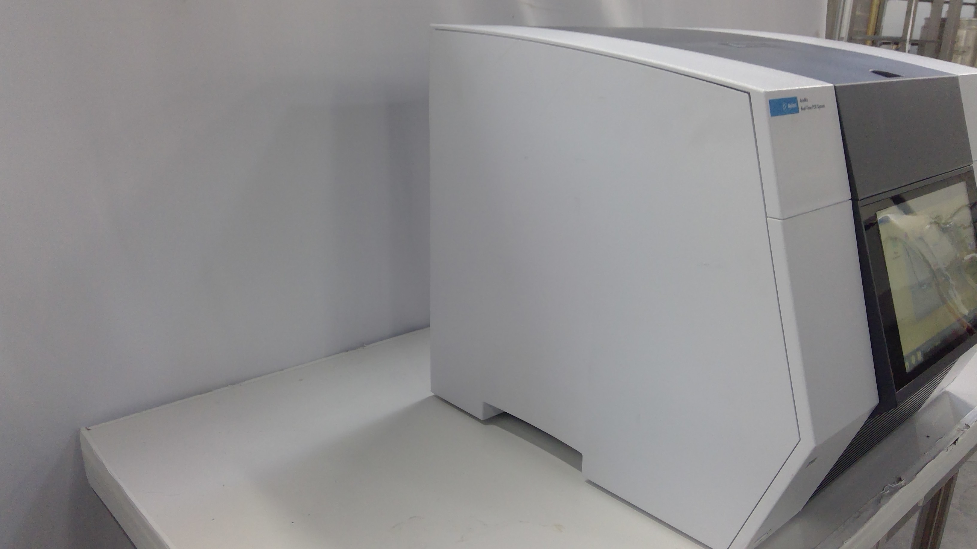 Agilent Technologies ARIA MX G8830A Real-Time PCR System for Amplification