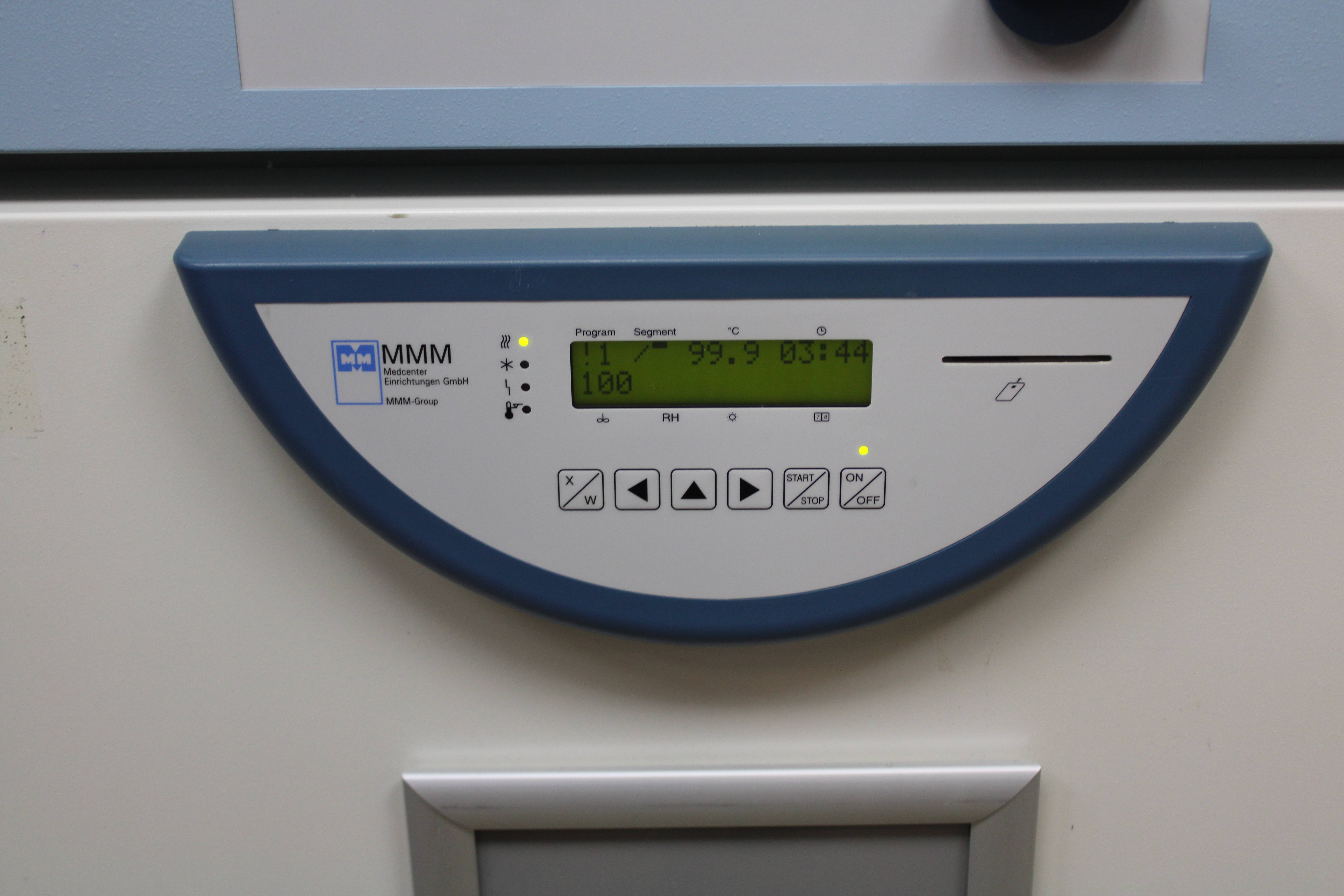 MMM Friocell 111 Incubator Incubator Studies 0-99C 2 Shelves Germany