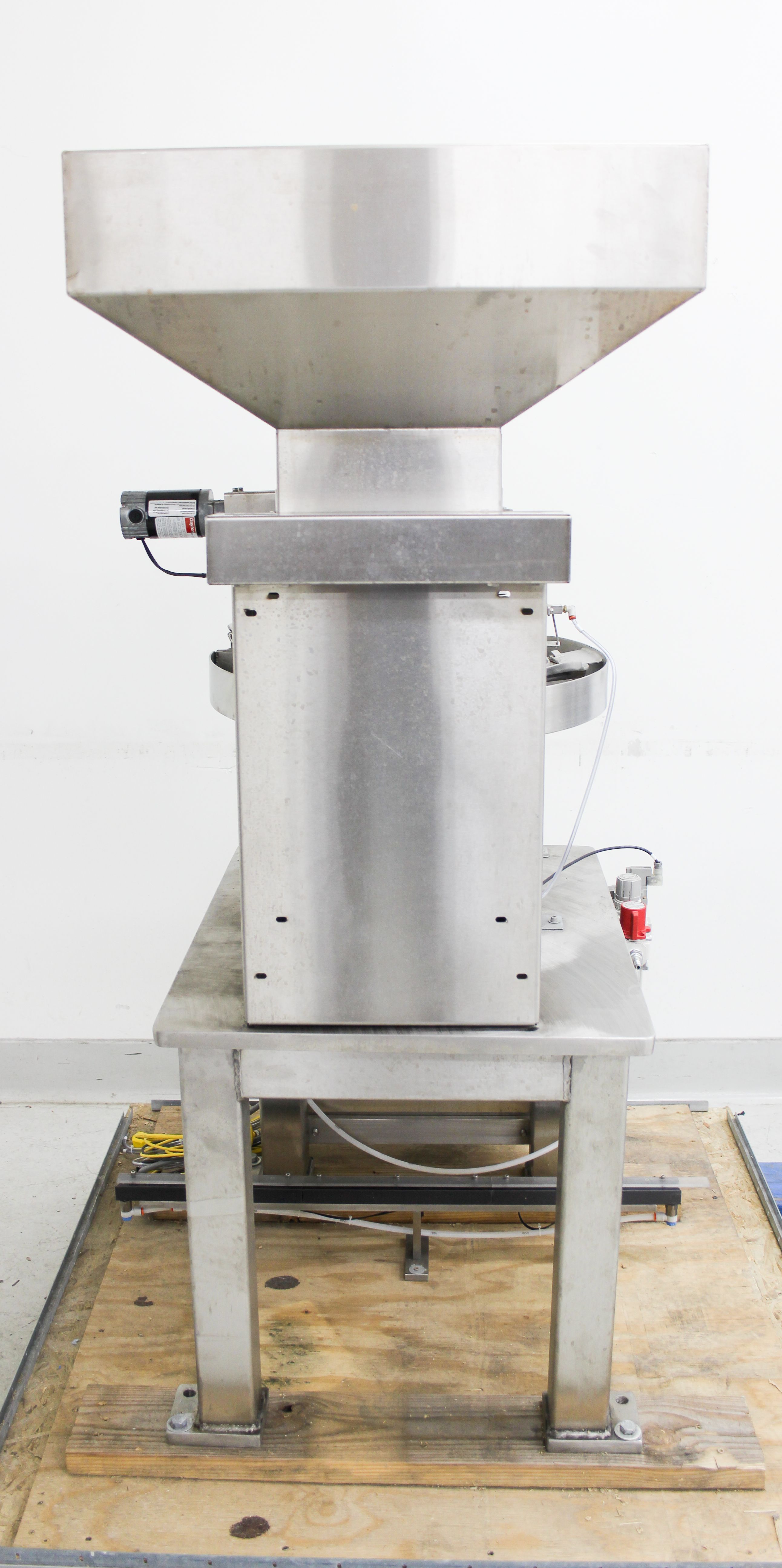 R-Tech 15-110AC-FC-B-H-CS Vibratory Bowl Feeder w Hopper 1000+ Units/Min