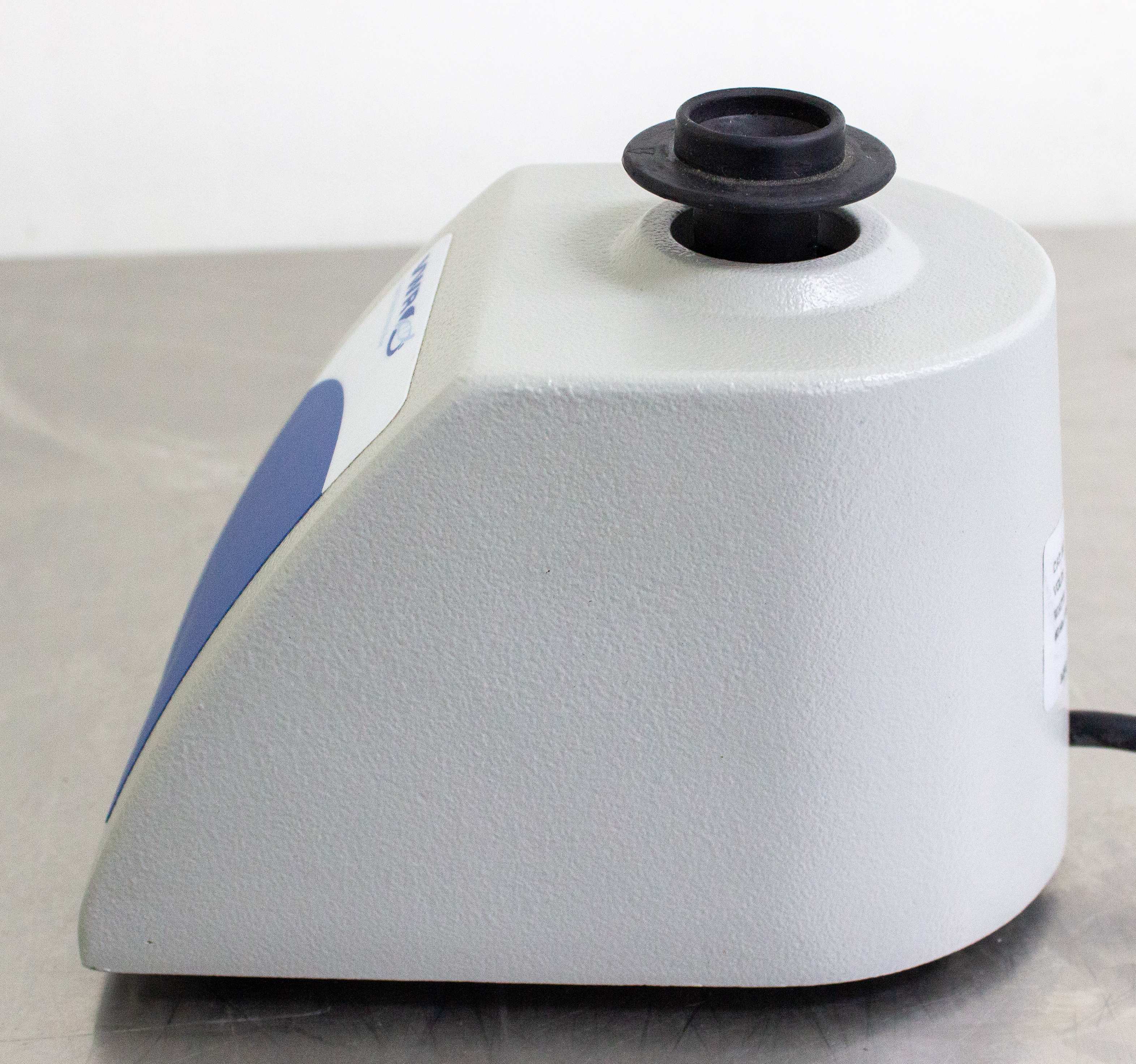 VWR 945302 Vortexer Vortex Mixer 2500 RPM One-Touch Activation