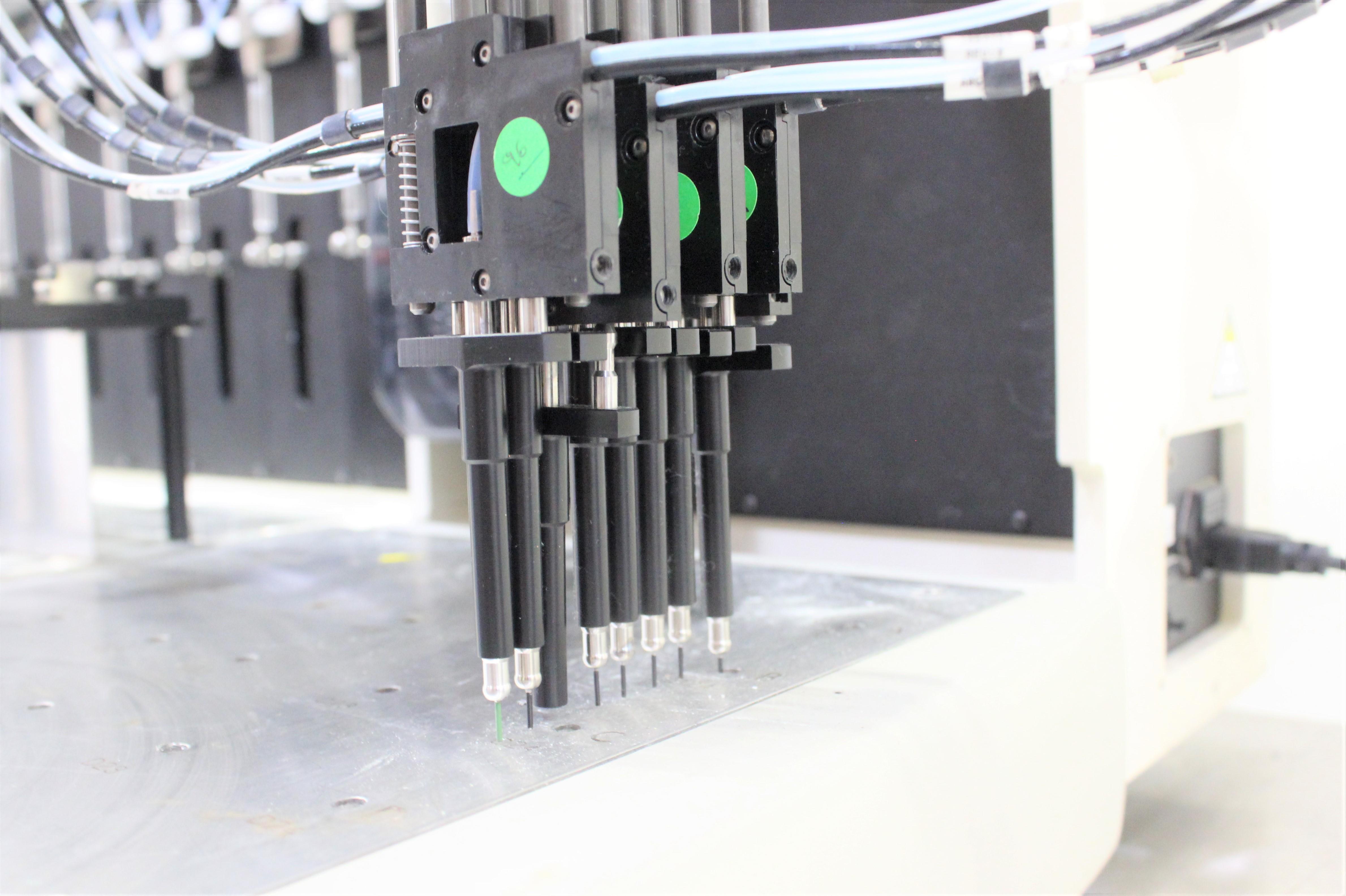 Packard AMP8E01 Automated Liquid Handling System 8-Tip MultiPROBE II HT EX Pipetting