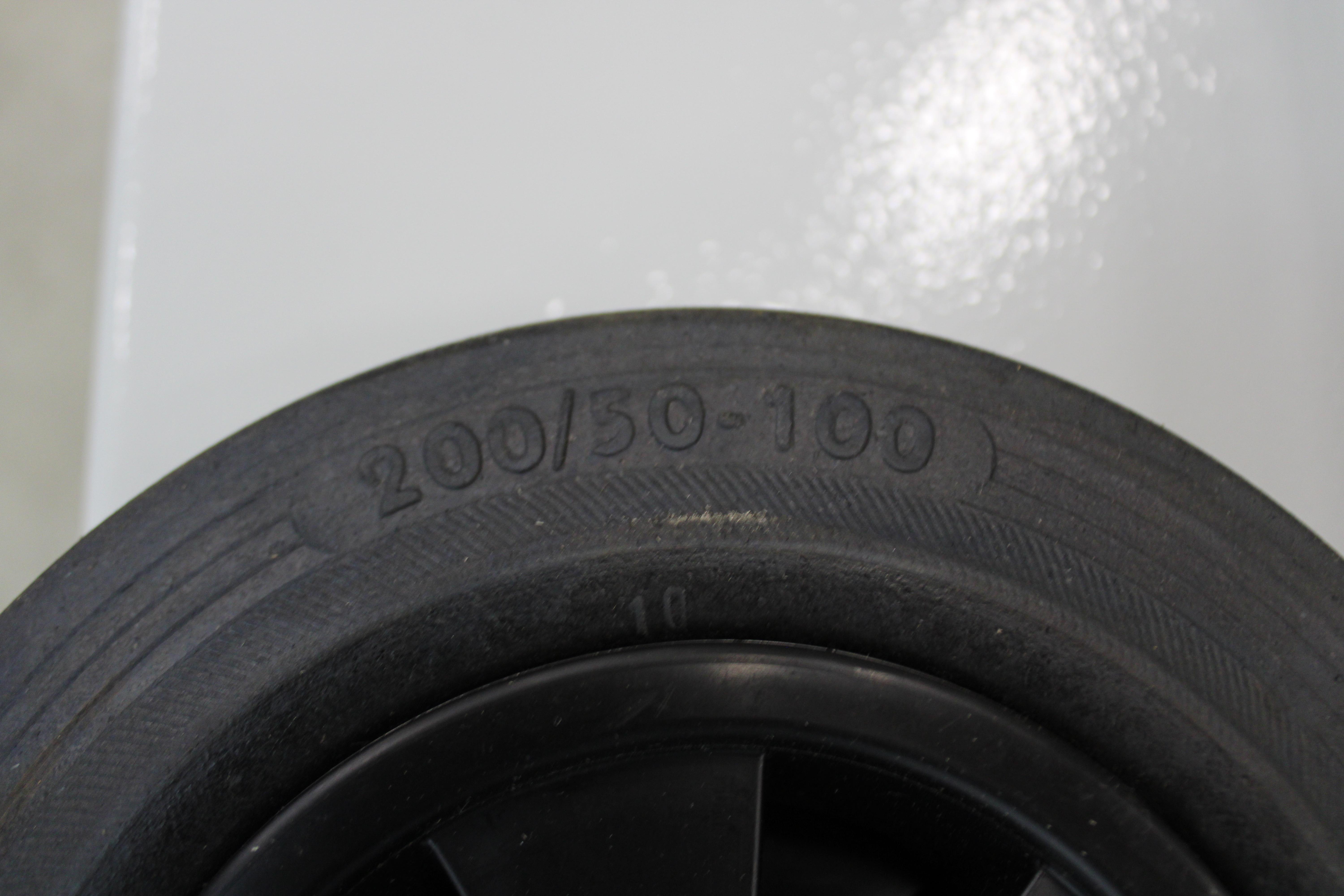 Industrial Gas Bottle Trolley Cart Durable Construction with Robust Wheels