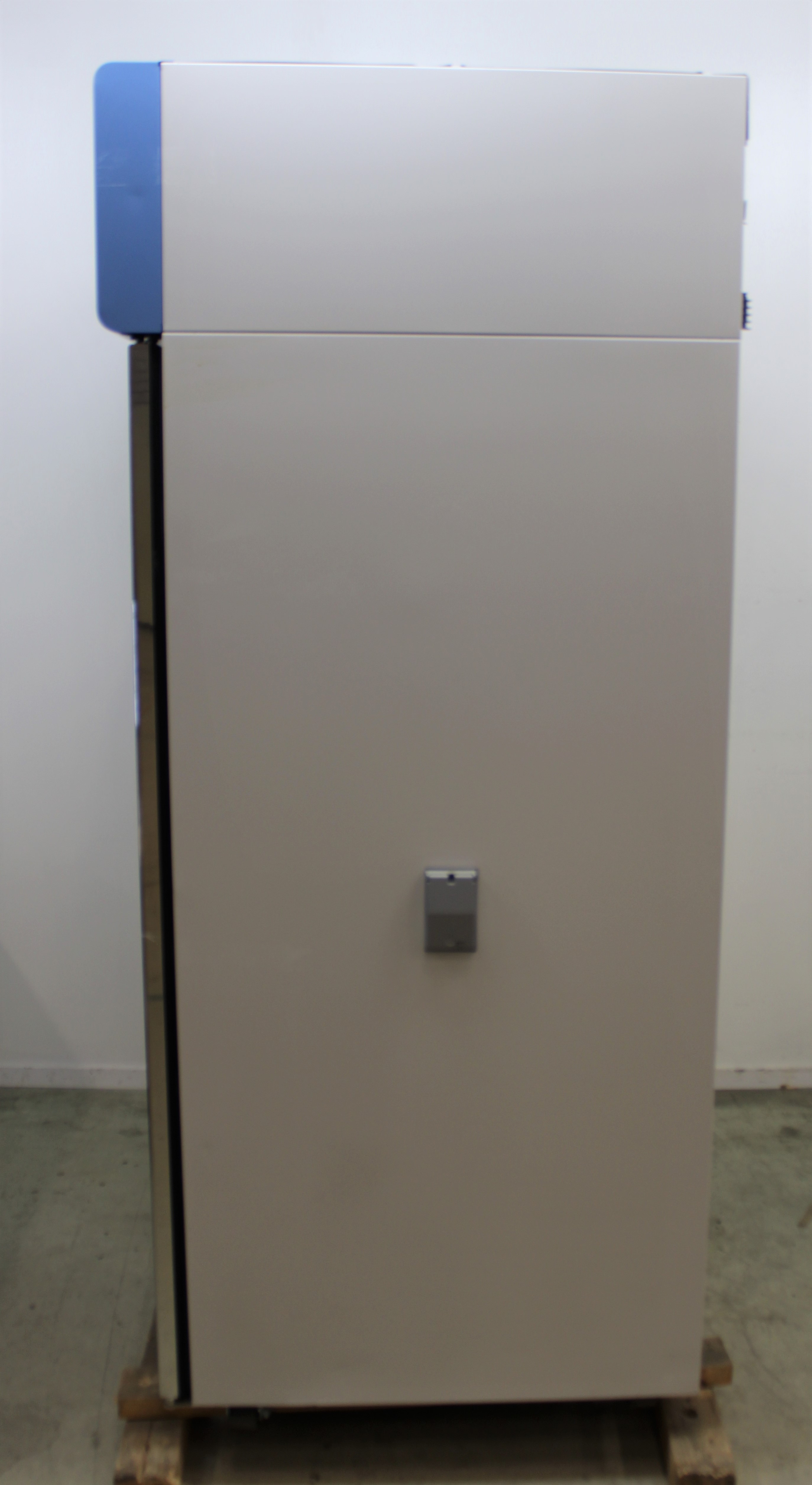 Thermo FRCR5004A Double Glass Door Refrigerator 115V 60Hz Cold Storage