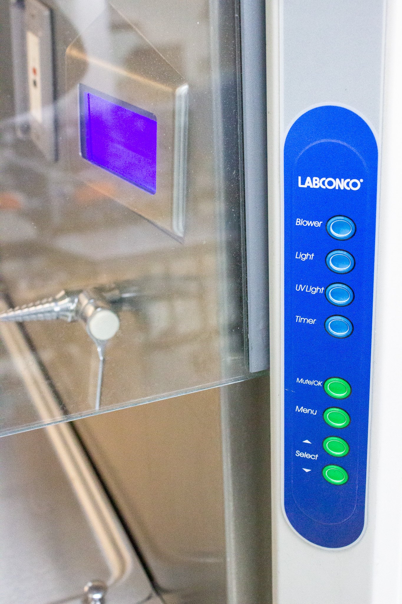 Labconco Puricare 3481201 6ft Class II Biosafety Cabinet UV Light