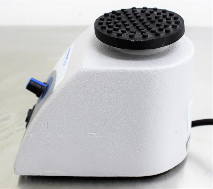 VWR 945300 Vortexer Sample Shaking Vortexing 100-3200 RPM Used US