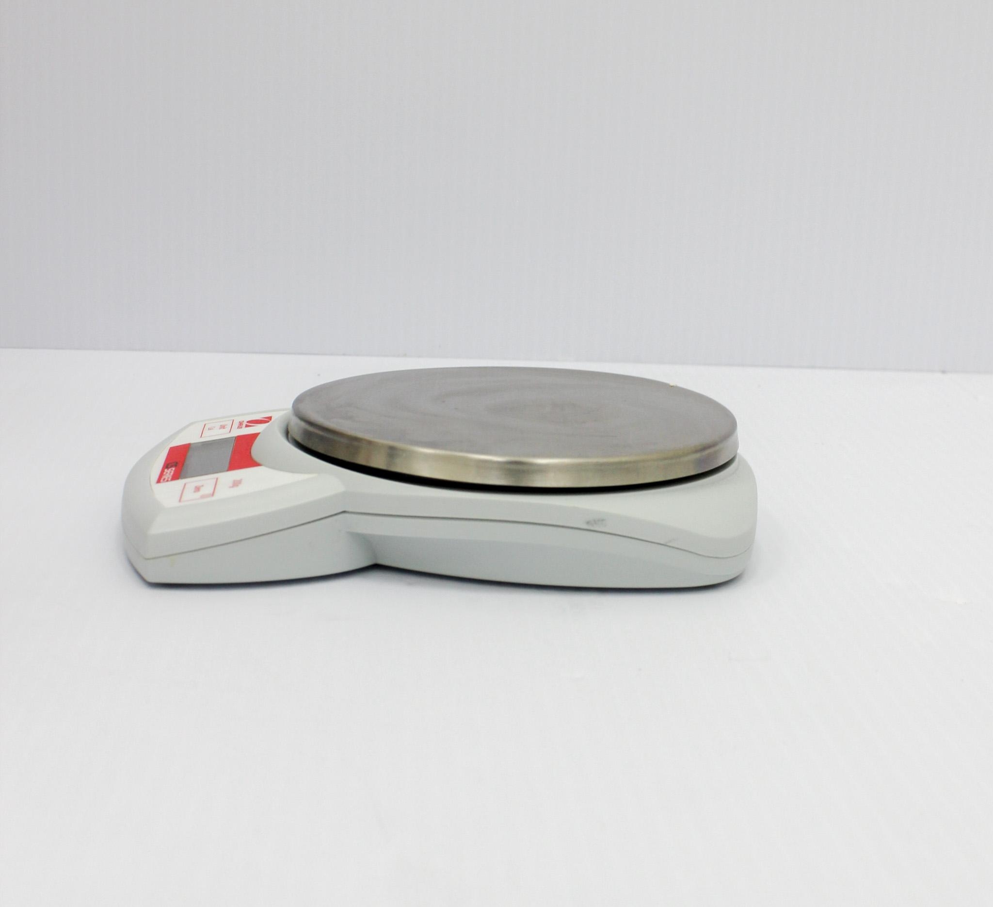 Ohaus CS 200 Bench Scale - Compact and Precise, Ideal for Versatile Applications