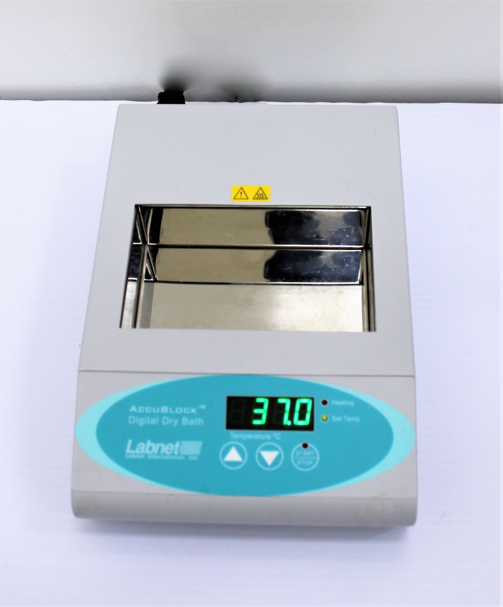 Labnet AccuBlock D1200 Digital Dry Bath Chiller/Heater 150C Dual Capacity