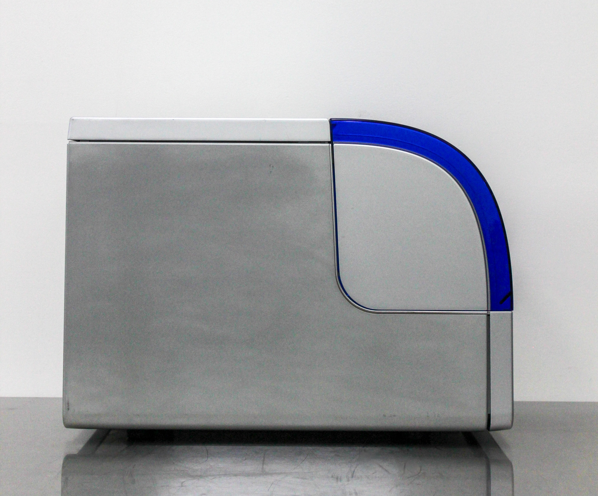 Qiagen QIAxcel Advanced Capillary Electrophoresis DNA RNA Analyzer Used