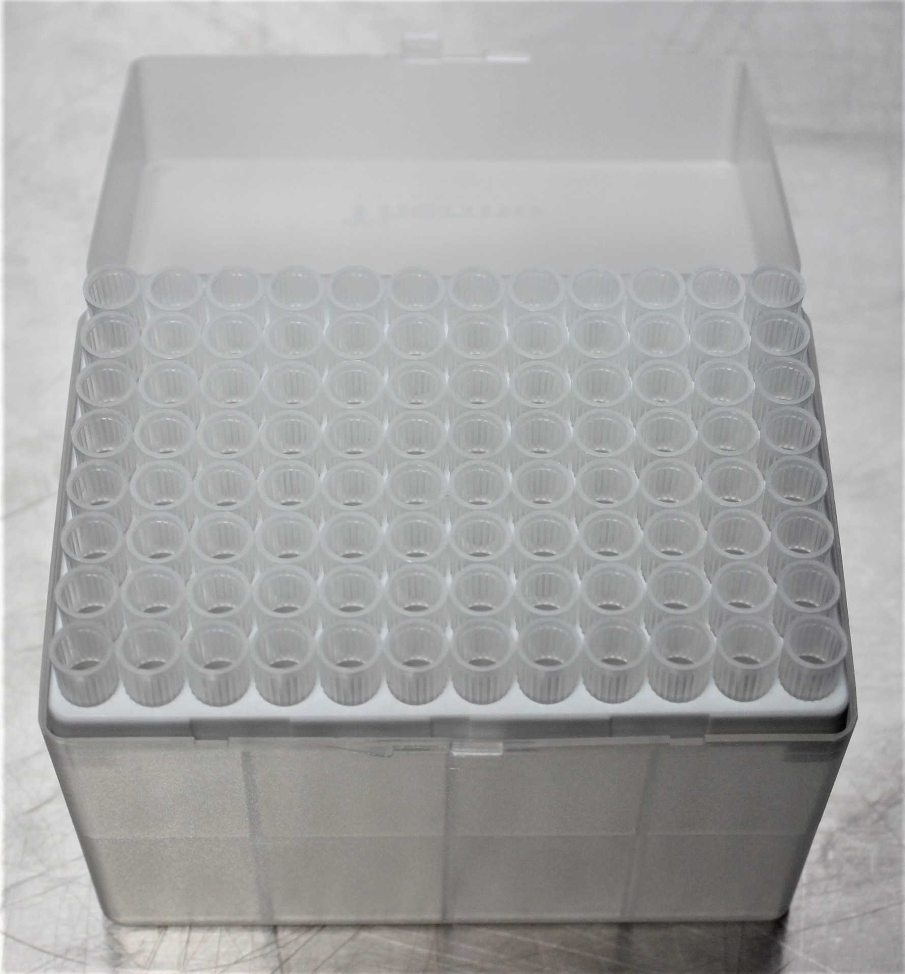 Thermo Scientific Finntip Pipette Tips 1000mL Autoclavable Turn-Key