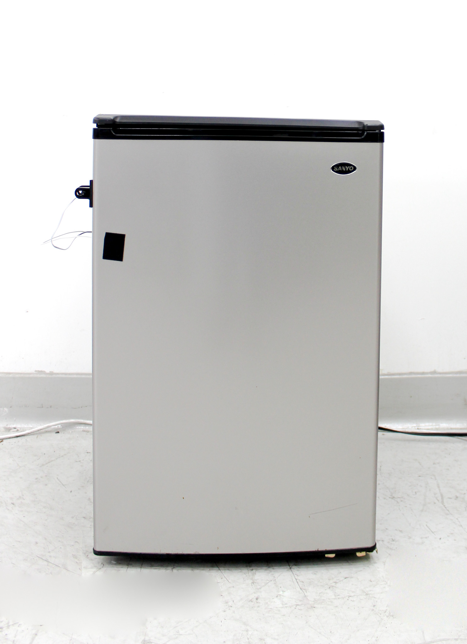 Sanyo SR-4912M Compact Refrigerator 4.4 cu. ft.… - #3376631 | REUZEit