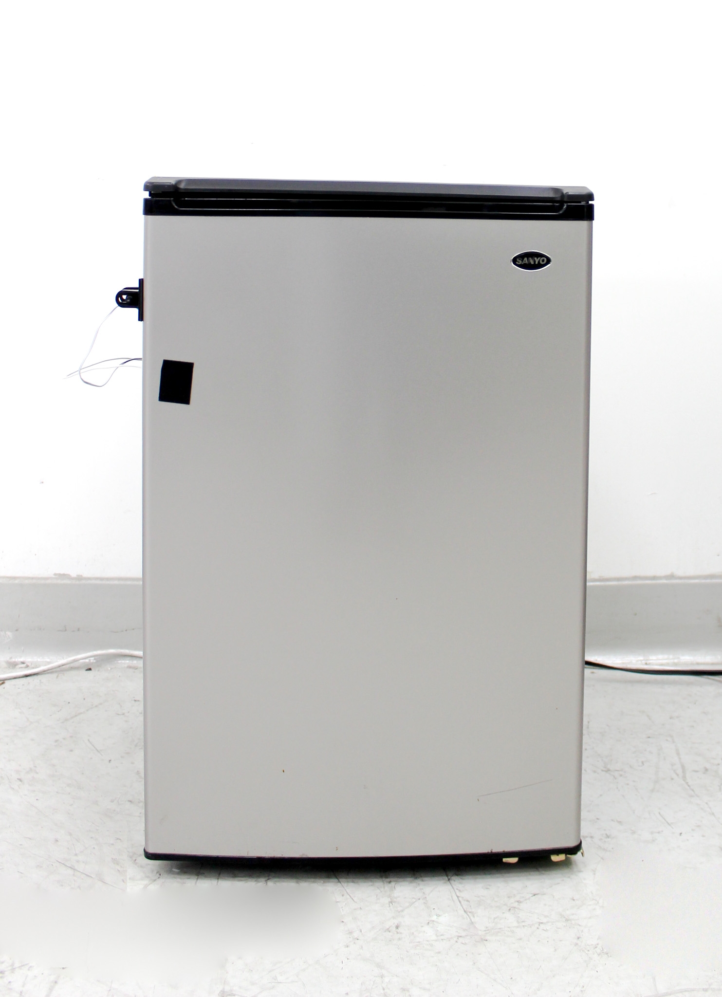 Sanyo SR-4912M Laboratory Refrigerator 4.4 cu. ft. Compact Stainless Steel