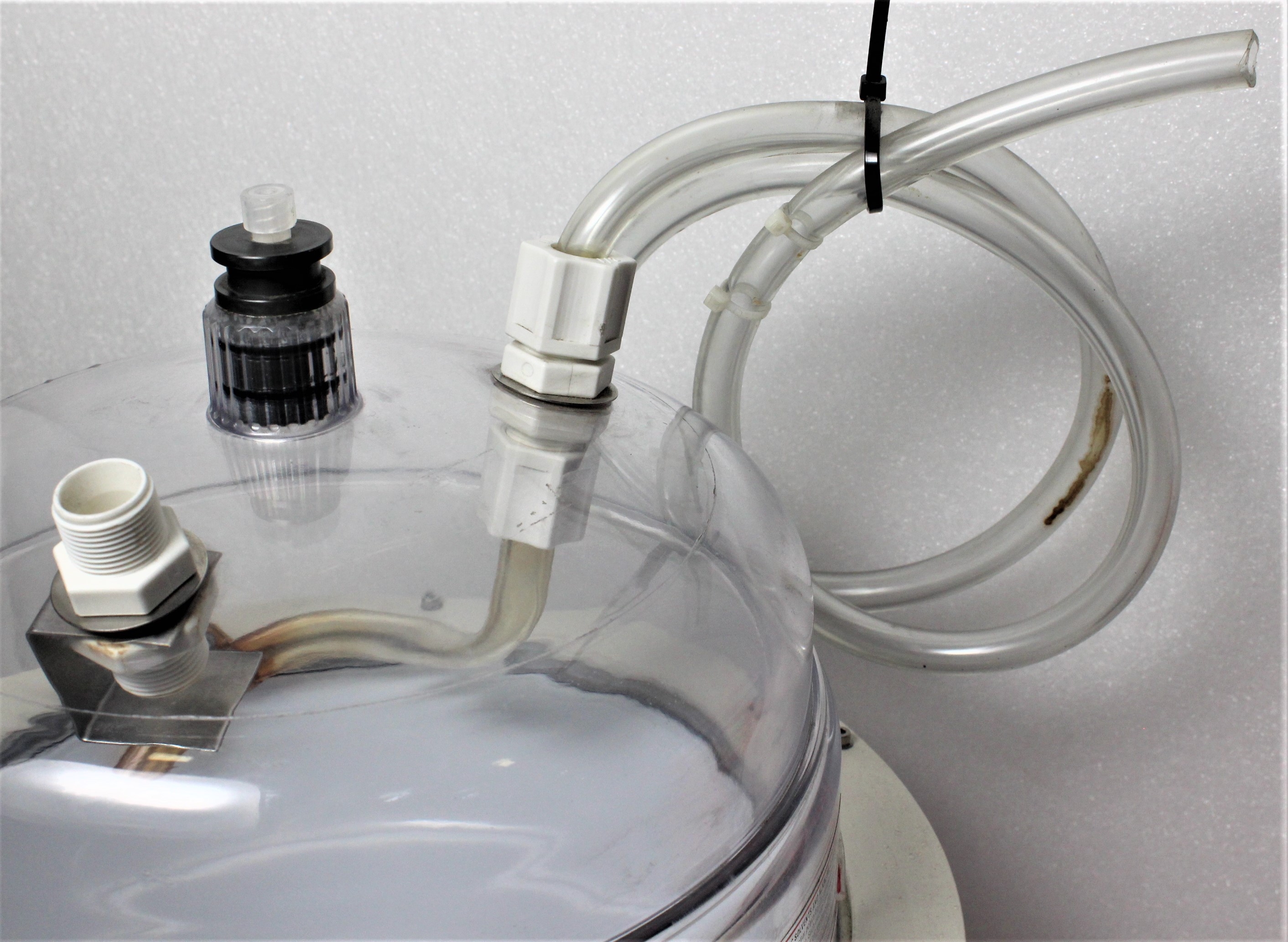 Bel-Art Products Desiccator Polycarbonate 12 Lab Equipment Inlets Used