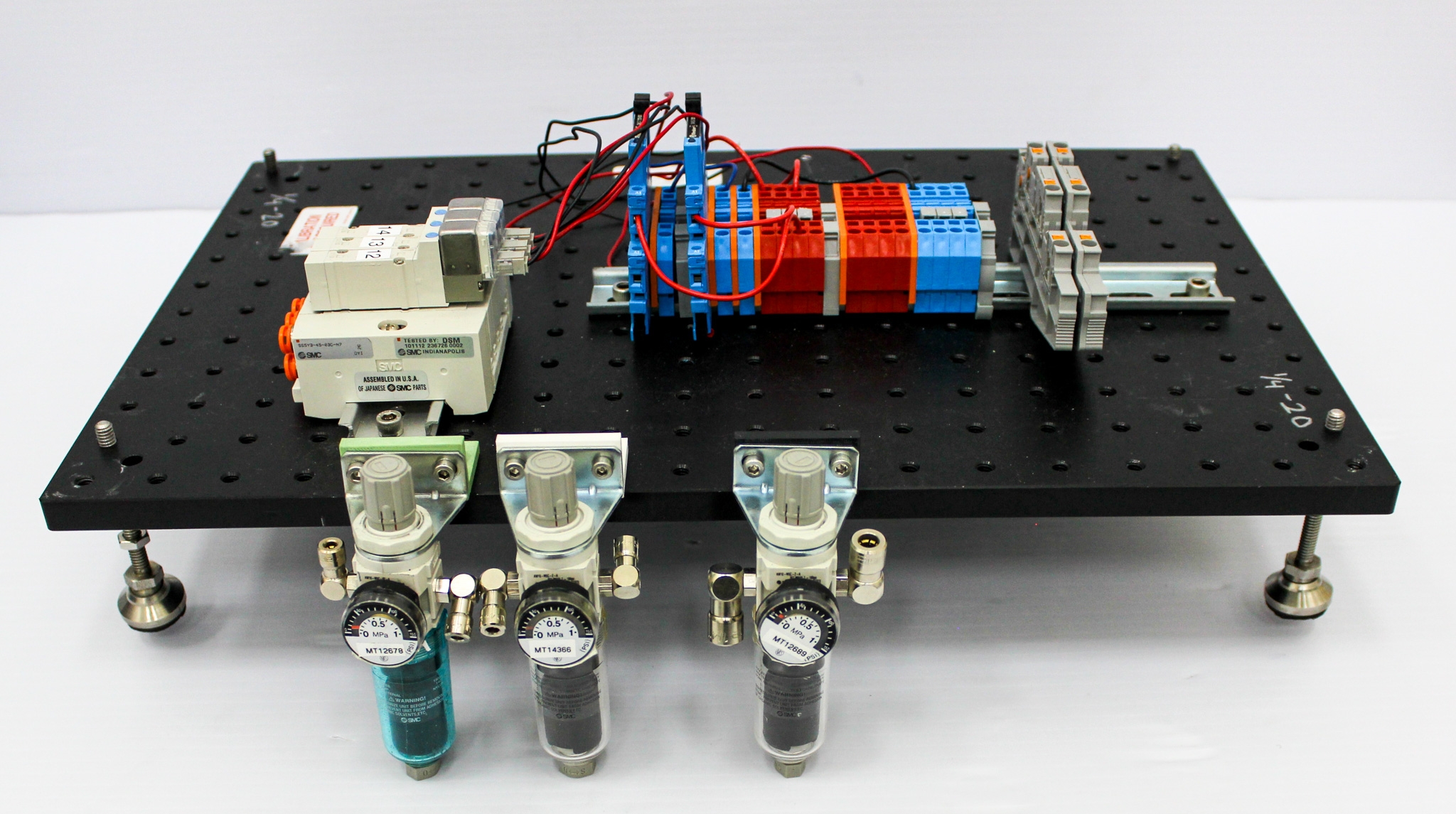 THORlabs MB2424 Optical Breadboard Platform Matte Black Aluminum 0.5/0.75 inch