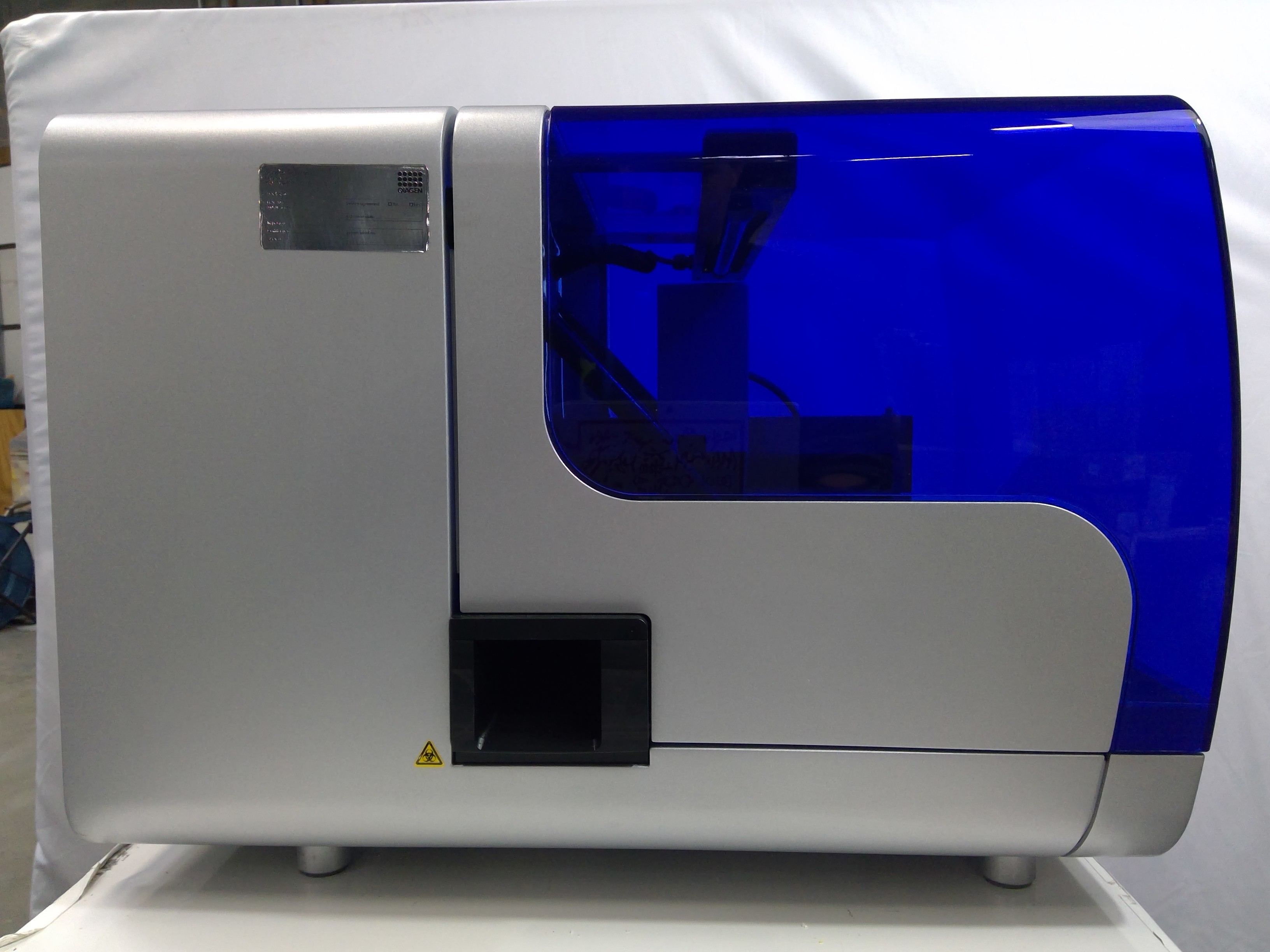 Qiagen QIAgility Benchtop PCR Setup Instrument for Tube and Plate Formats