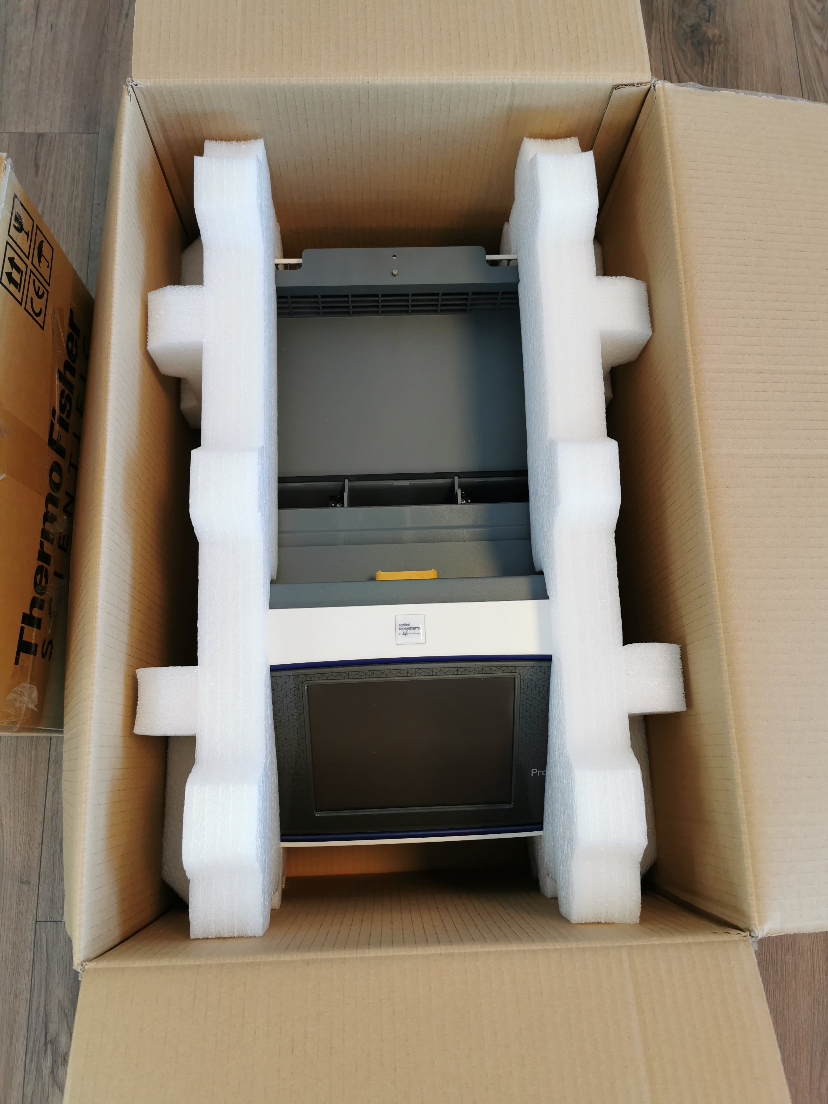 Applied Biosystems ProFlex PCR Thermal Cycler 0-100C Turn-Key in Use