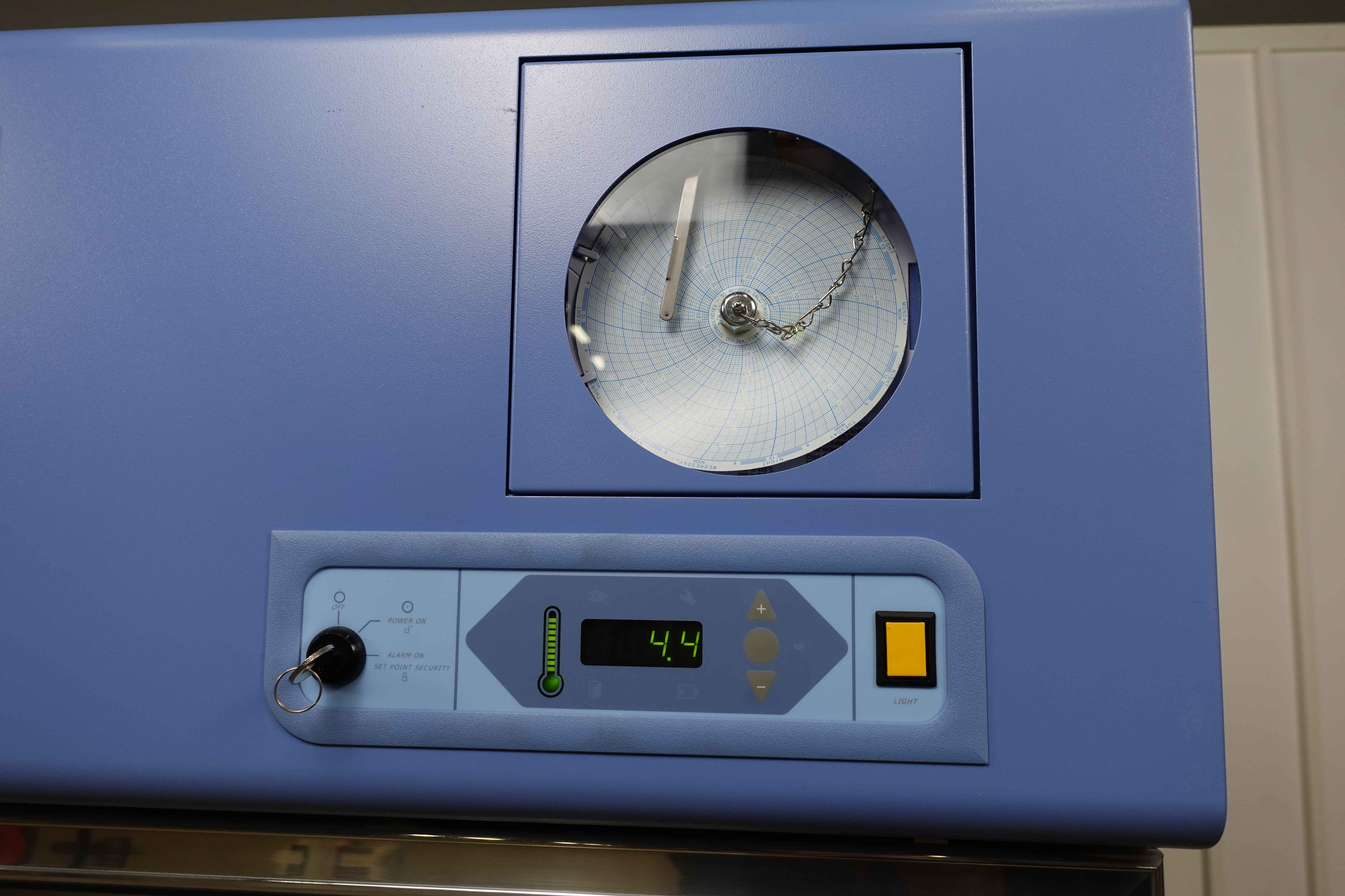 Thermo FRBB2304V22 Blood Bank Refrigerator 23.3 CU. FT 230V 385 Bag Cap