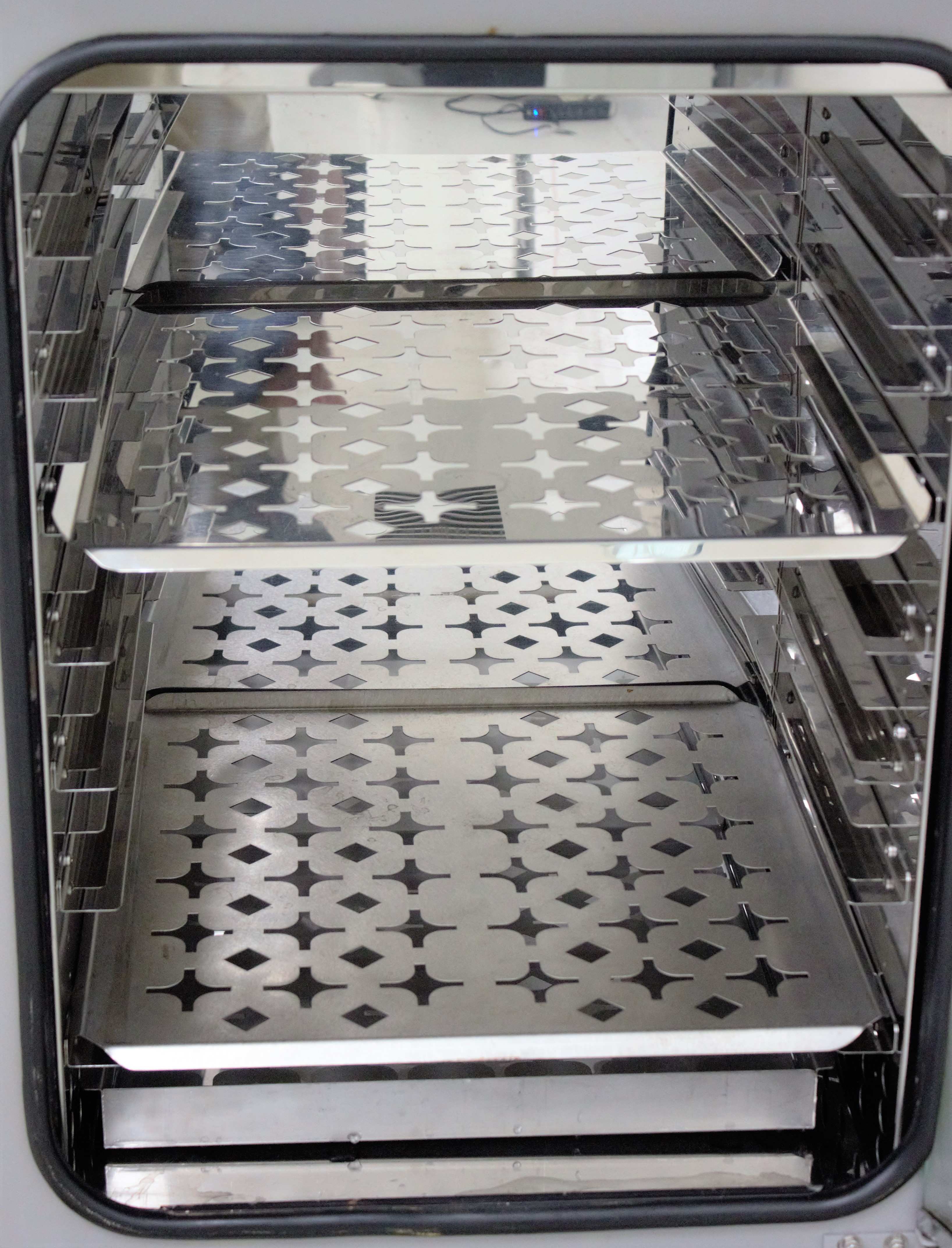 VWR 2450 CO2 Incubator Dual Stack Water Jacket 81cm 120V CO2 Digital Controls