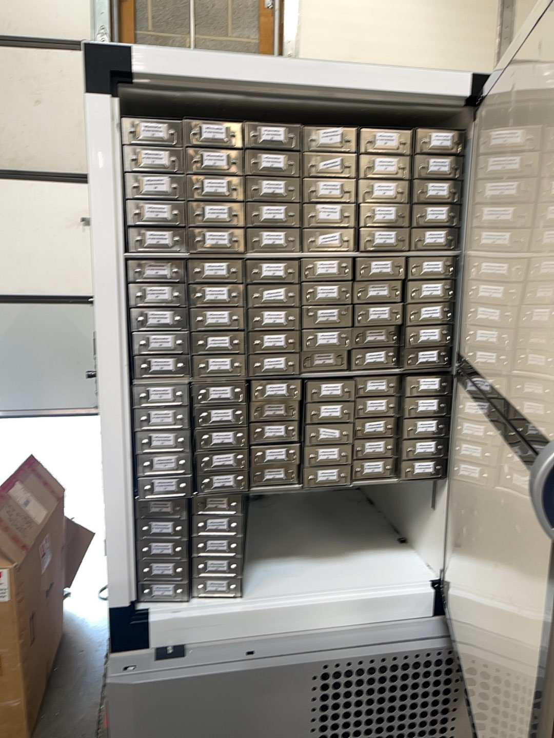 Thermo TSX60086 Ultra Low Freezer -80C 28.8cu ft V-Drive Energy Efficient